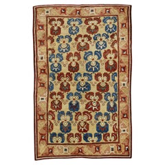 Geometrischer türkischer Oushak-Teppich aus fein gewebter Wolle in Rot & Blau, 4'9" x 7'8"
