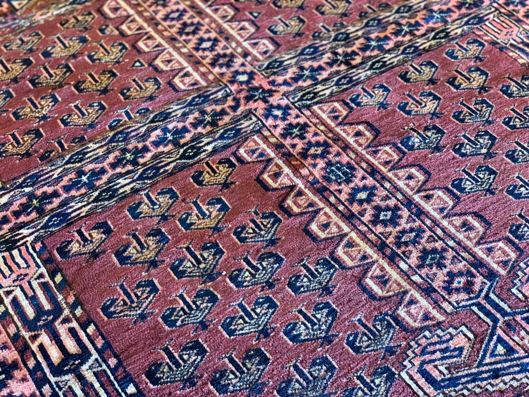 Türkischer Teppich, rostfarbener Wollteppich, handgeknüpfter antiker Teppich (Turkmenisch) im Angebot