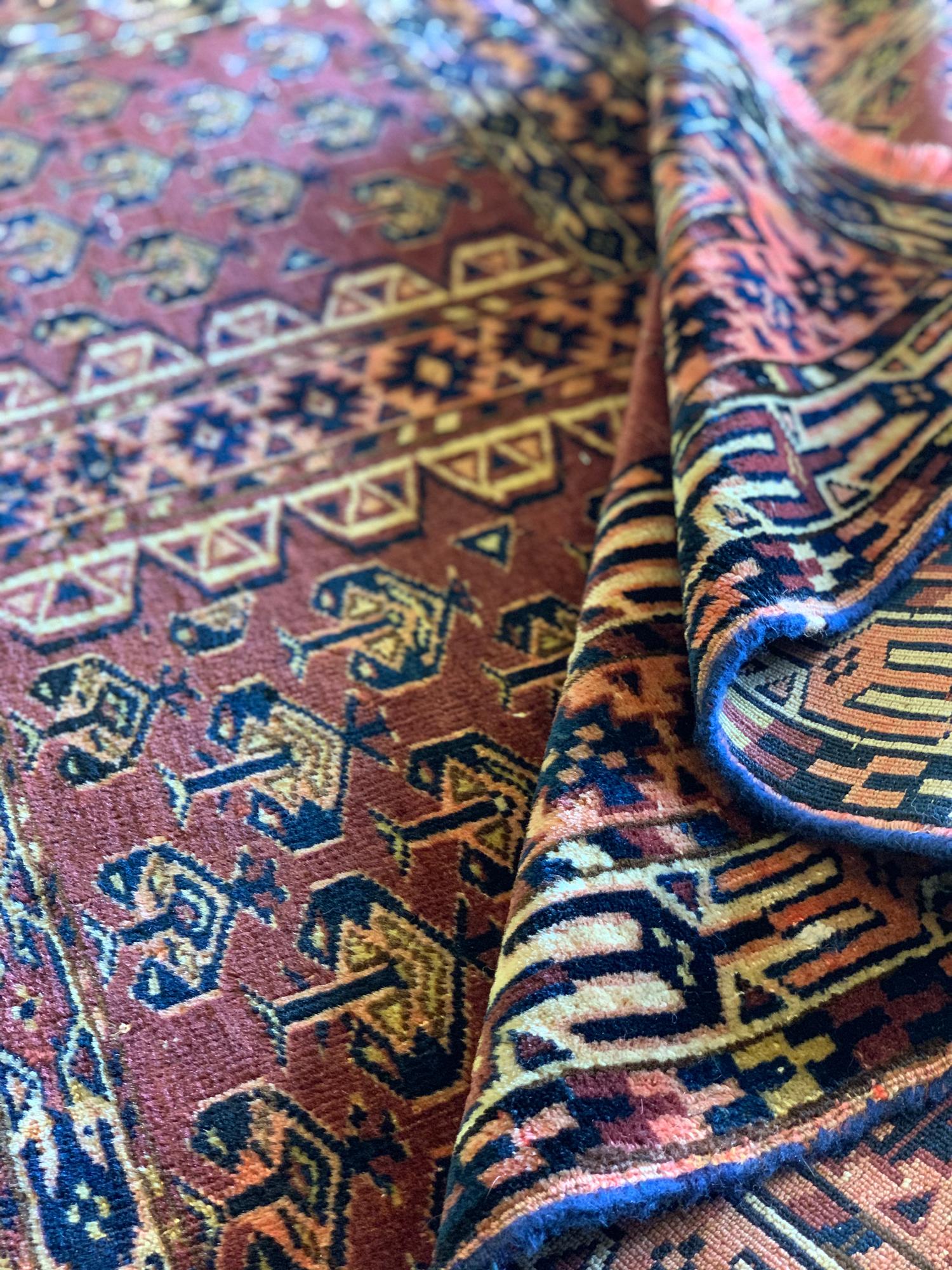 Türkischer Teppich, rostfarbener Wollteppich, handgeknüpfter antiker Teppich (Wolle) im Angebot