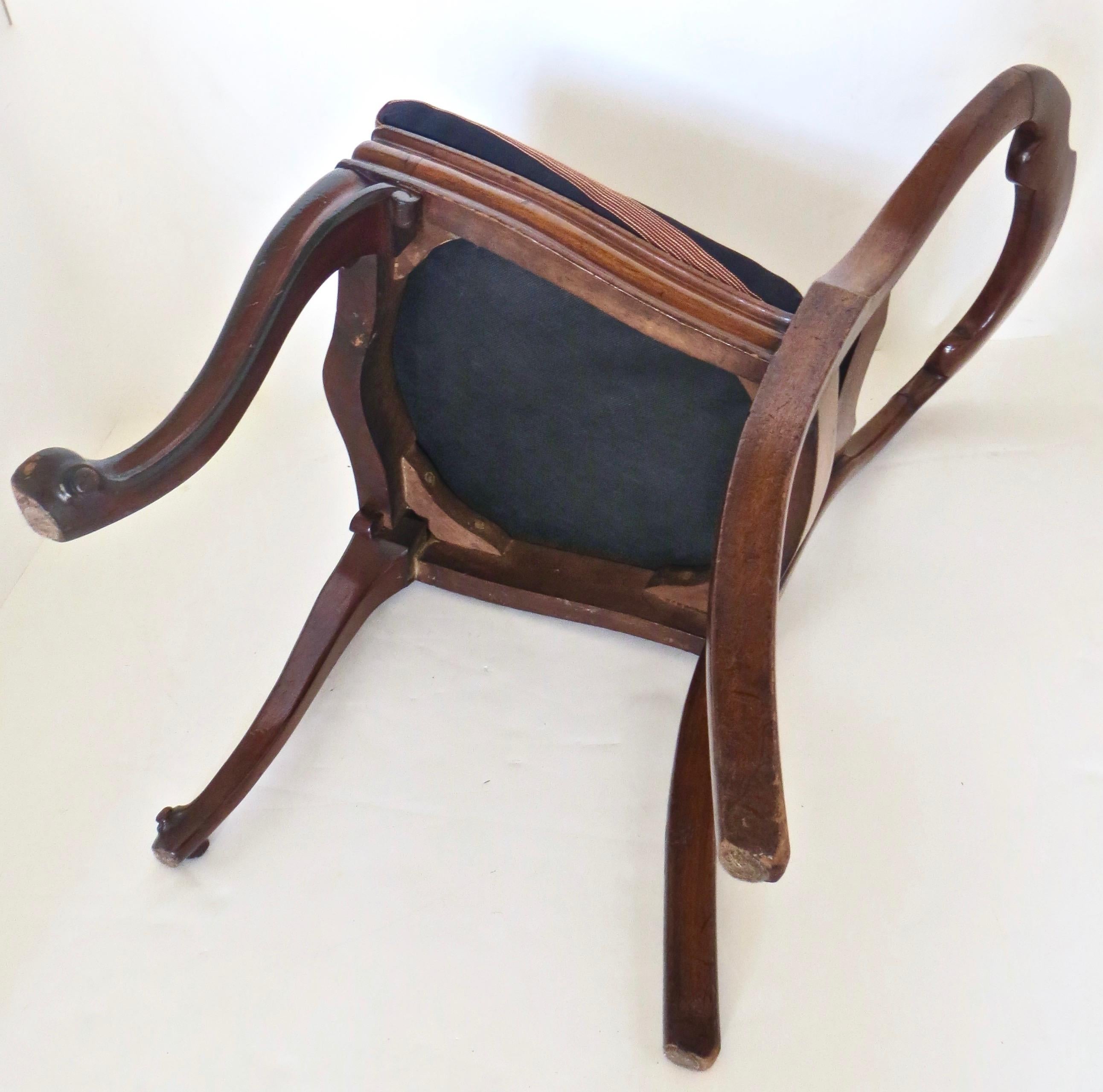 Traditional Victorian Balloon Back Side Chair, English, Circa 1850 In Good Condition For Sale In Incline Village, NV