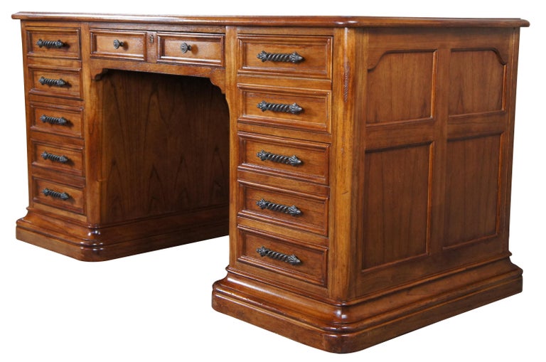 Traditional Vintage Hekman Oak Tooled Leather Top Executive Office Desk