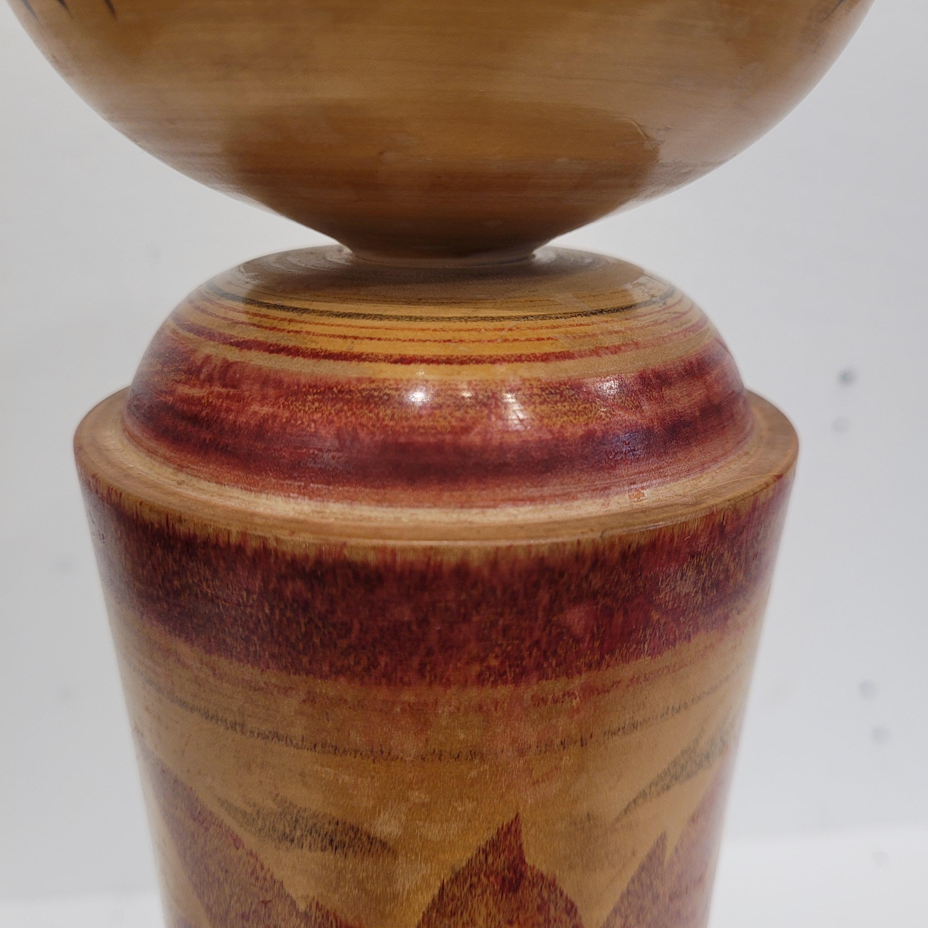 Traditionelle Vintage Japanische Kokeshi Puppe, mehrfarbiges Holz im Angebot 6