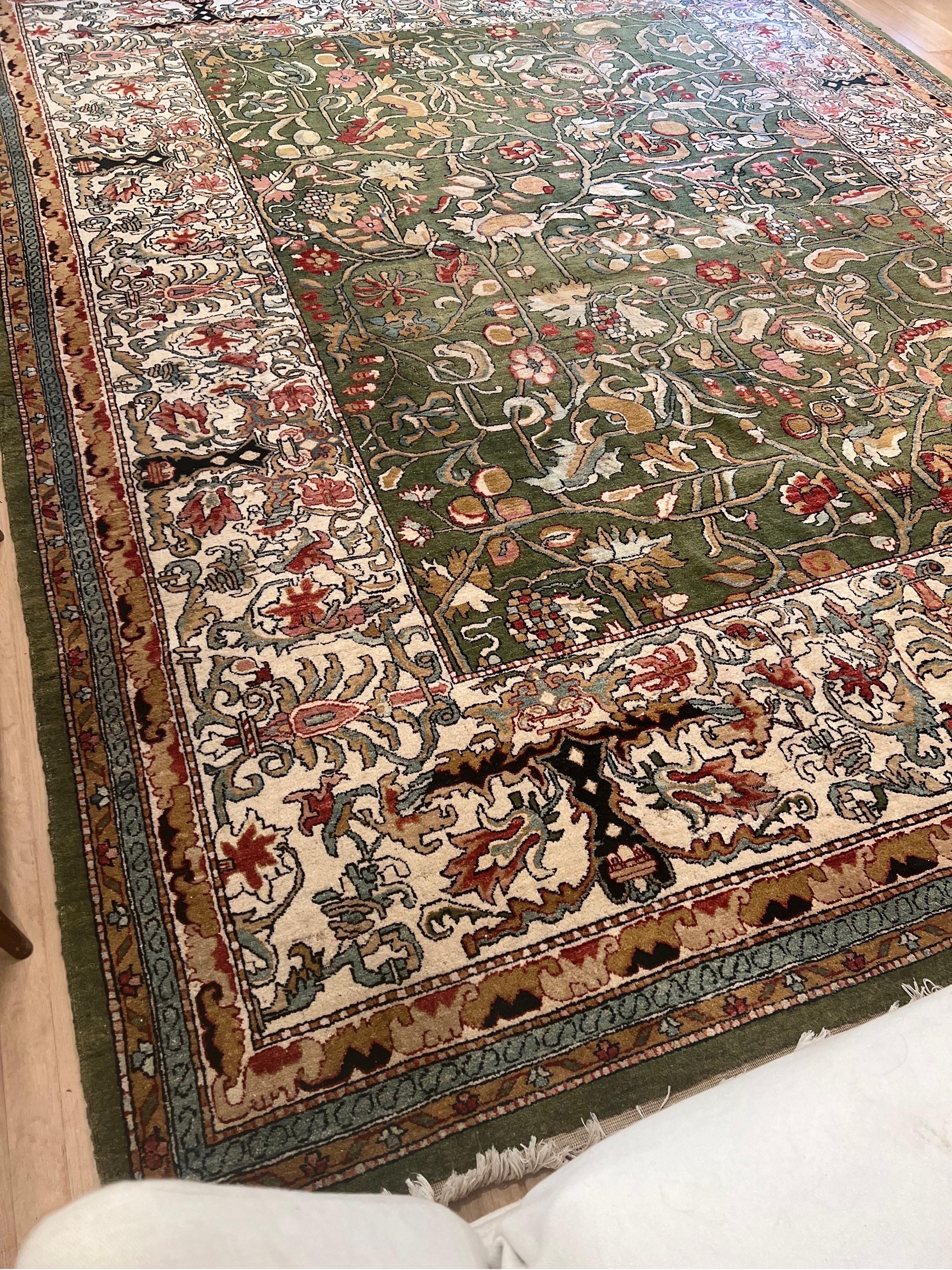 Indian Traditional Vintage Mahindra Hand Knotted 100% Wool Area Rug Carpet Rectangular  For Sale