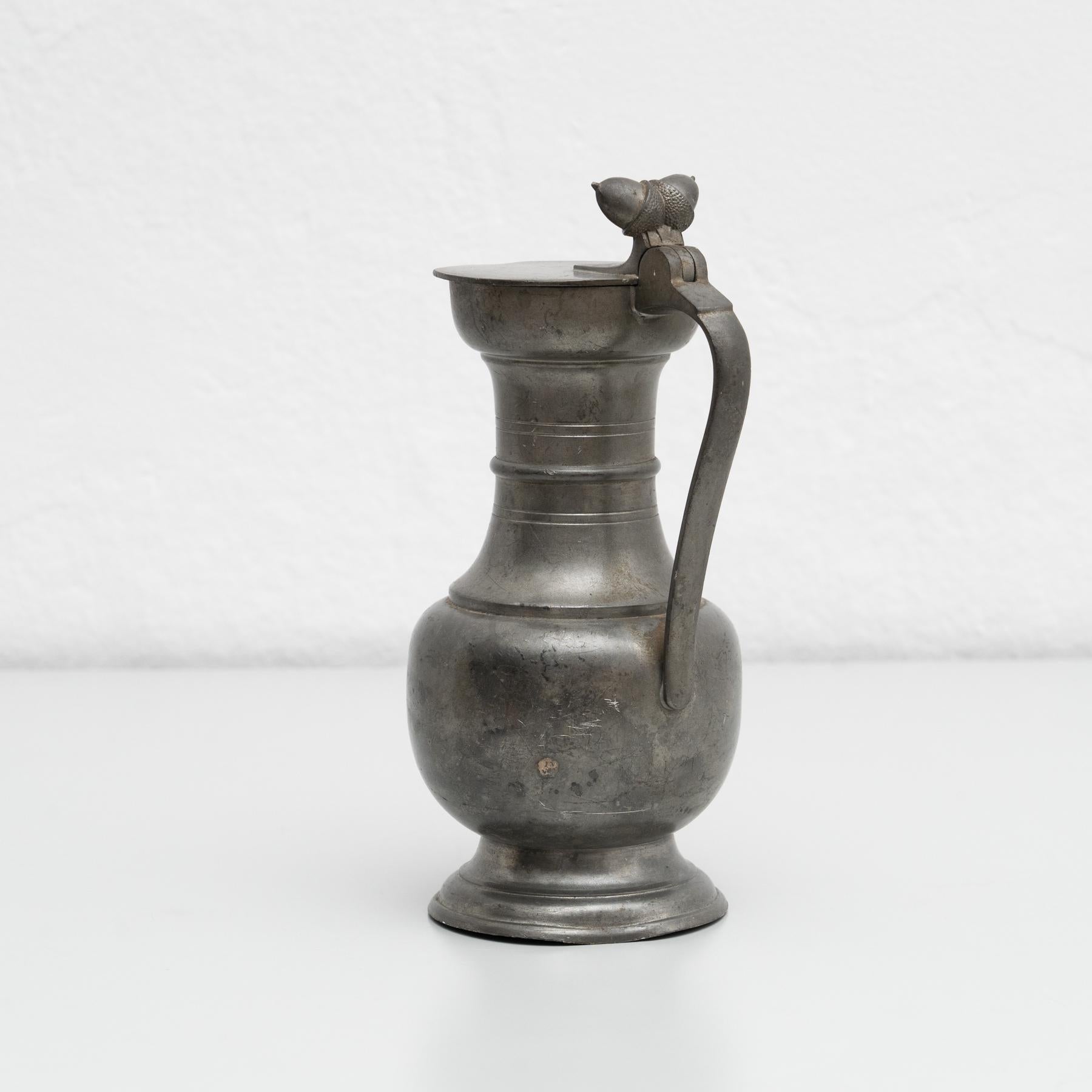 Traditional Vintage Metal Lidded Jug, circa 1970 In Good Condition For Sale In Barcelona, Barcelona