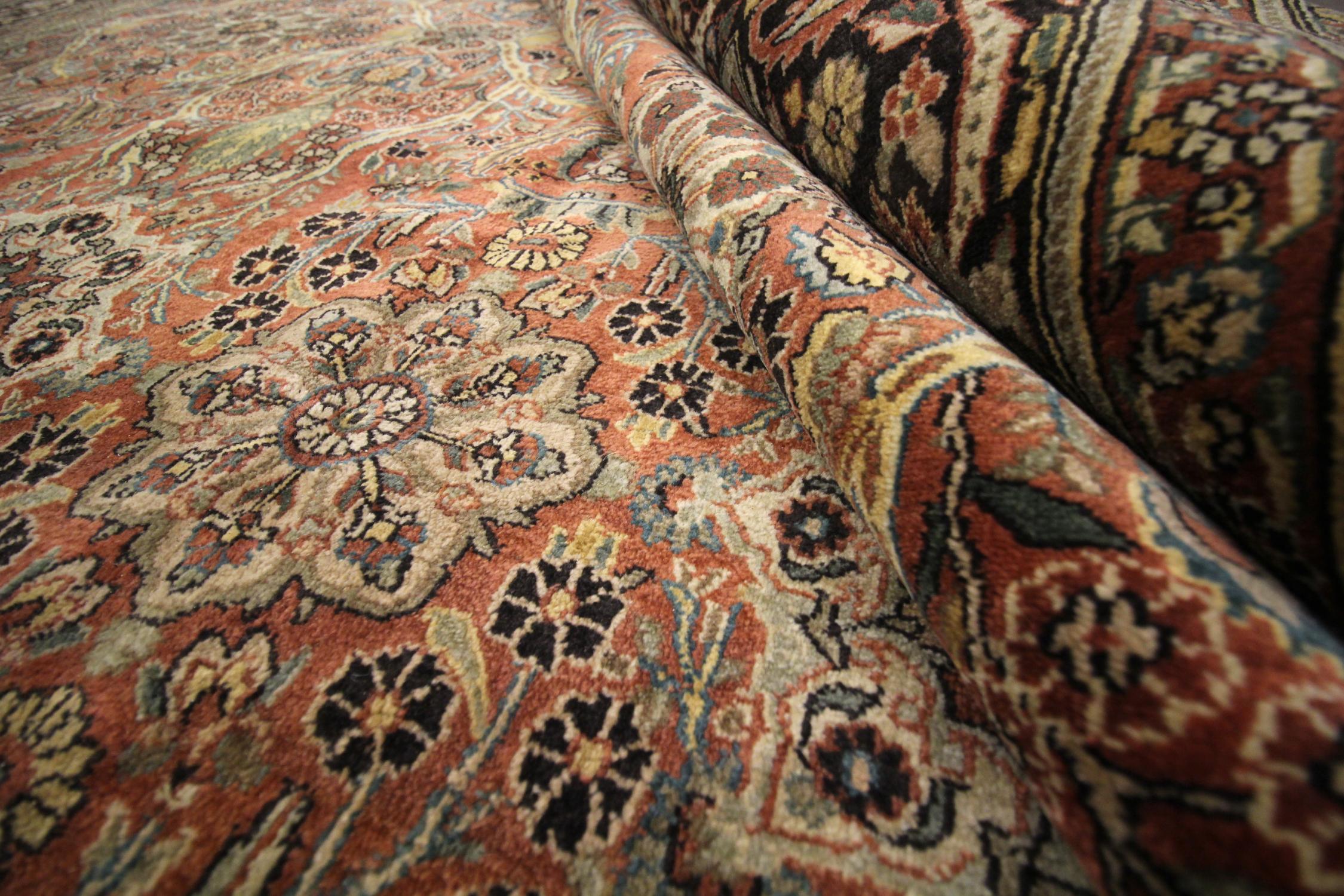 Traditioneller handgewebter Vintage-Teppich aus rostfarbener Wolle  im Angebot 4