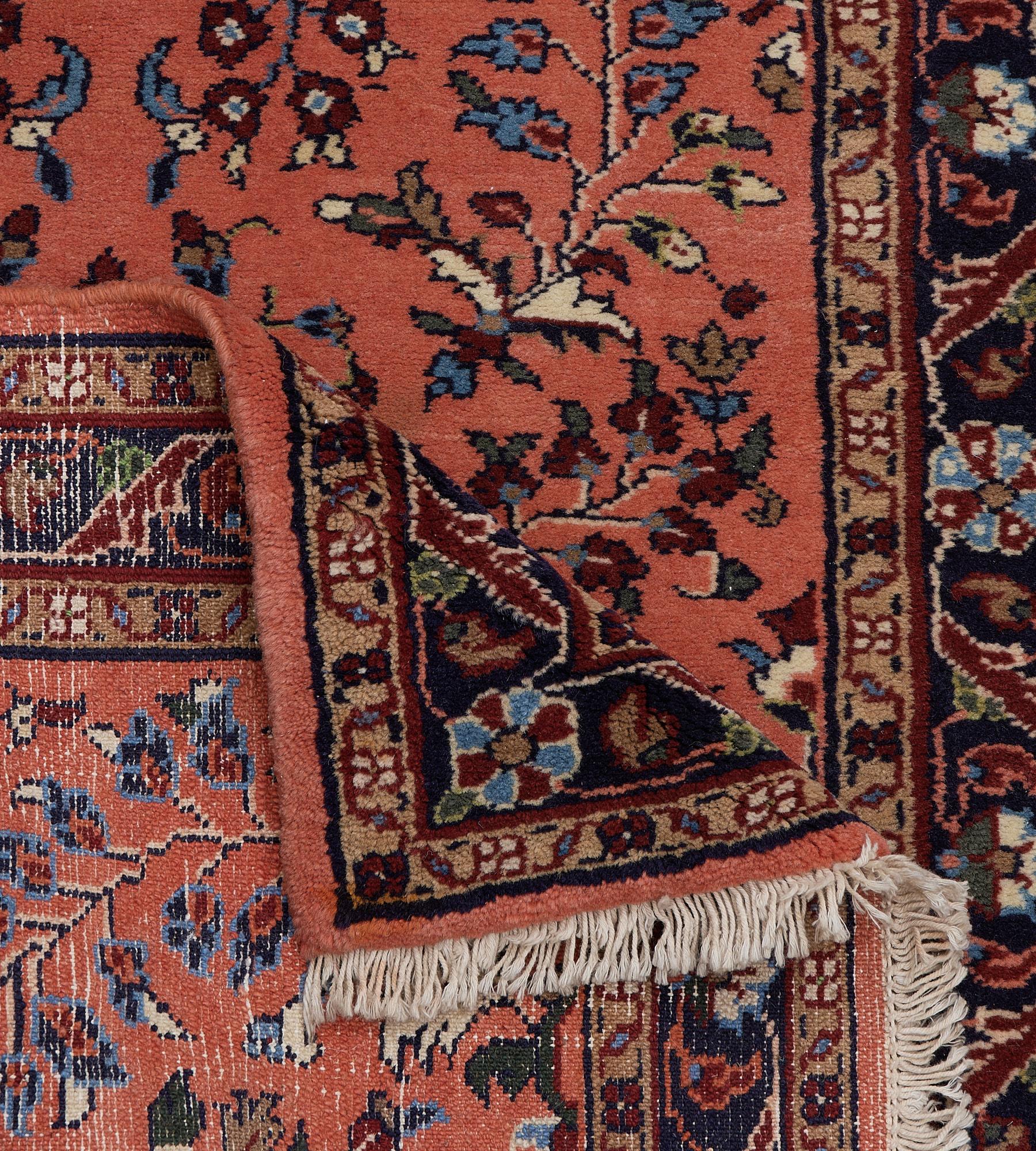Chemin de table traditionnel vintage en laine persane Lilihan à motifs floraux Terracotta-Red en vente 1
