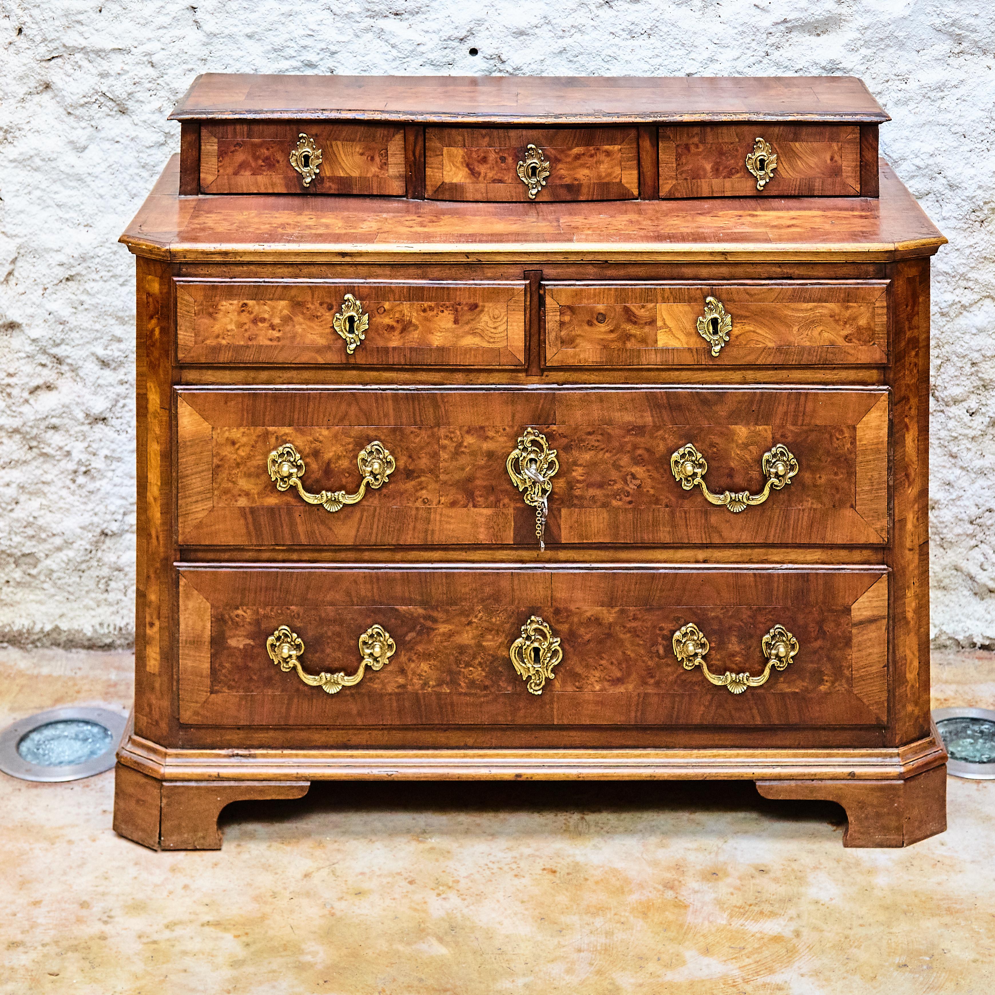 Catalan wood chest with drawers.

Manufactured in Spain, circa 1930

In good original condition, with consistent with age and use, preserving a beautiful patina with some scratches.

Dimensions: 
D 46 cm x W 100 cm x H 82 cm.

Important information