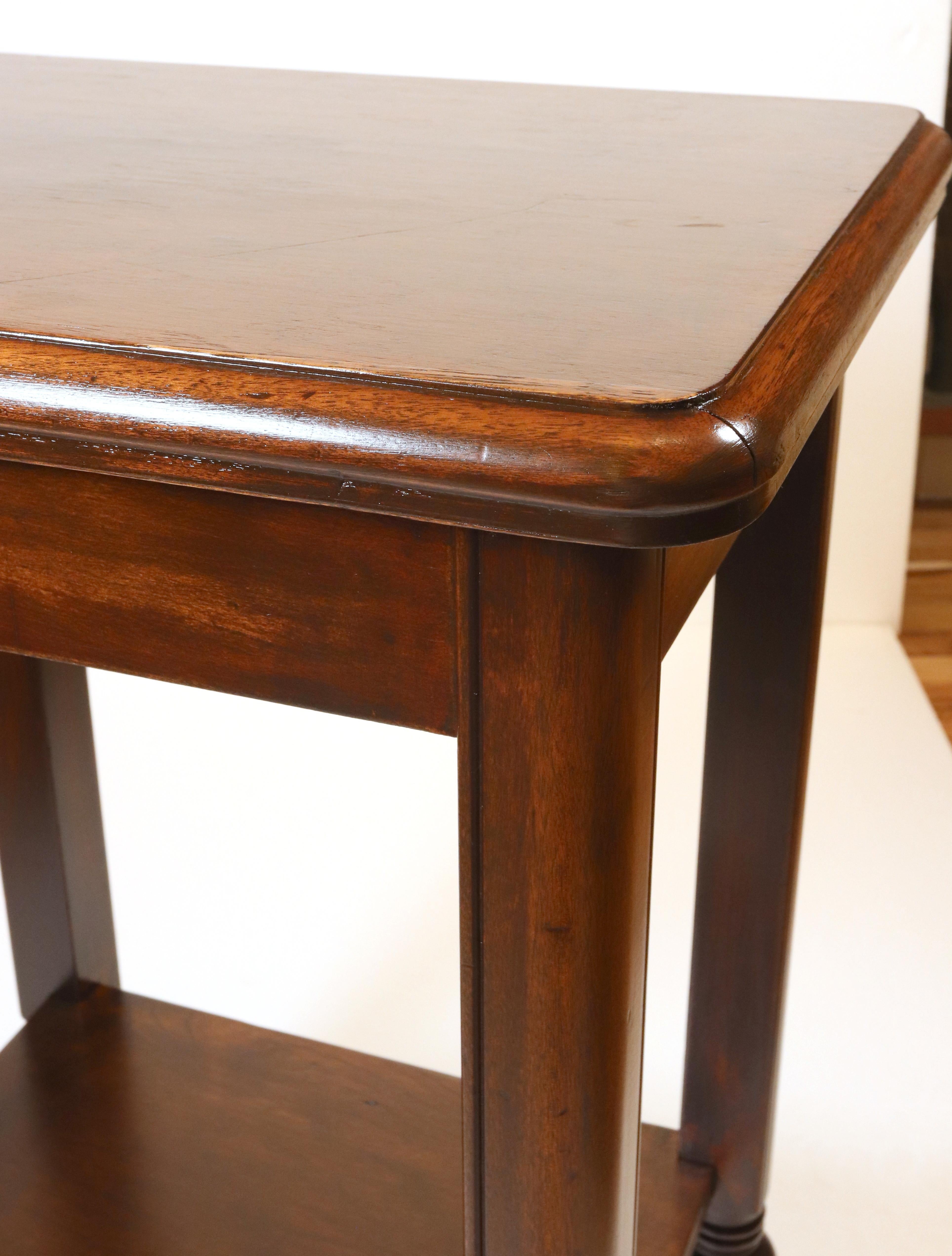 Traditional Wood End Table with Bottom Shelf For Sale 7