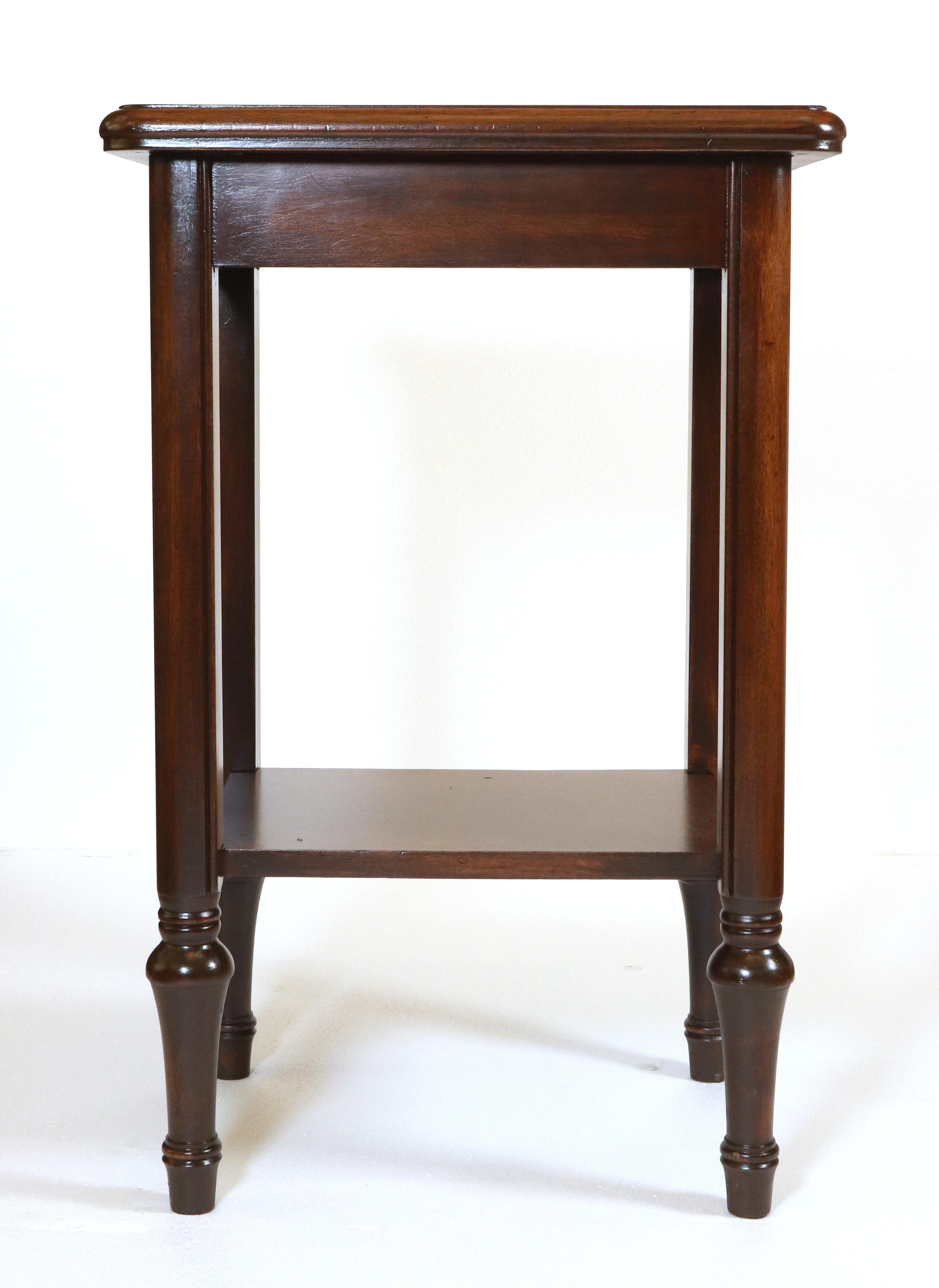 American Traditional Wood End Table with Bottom Shelf For Sale