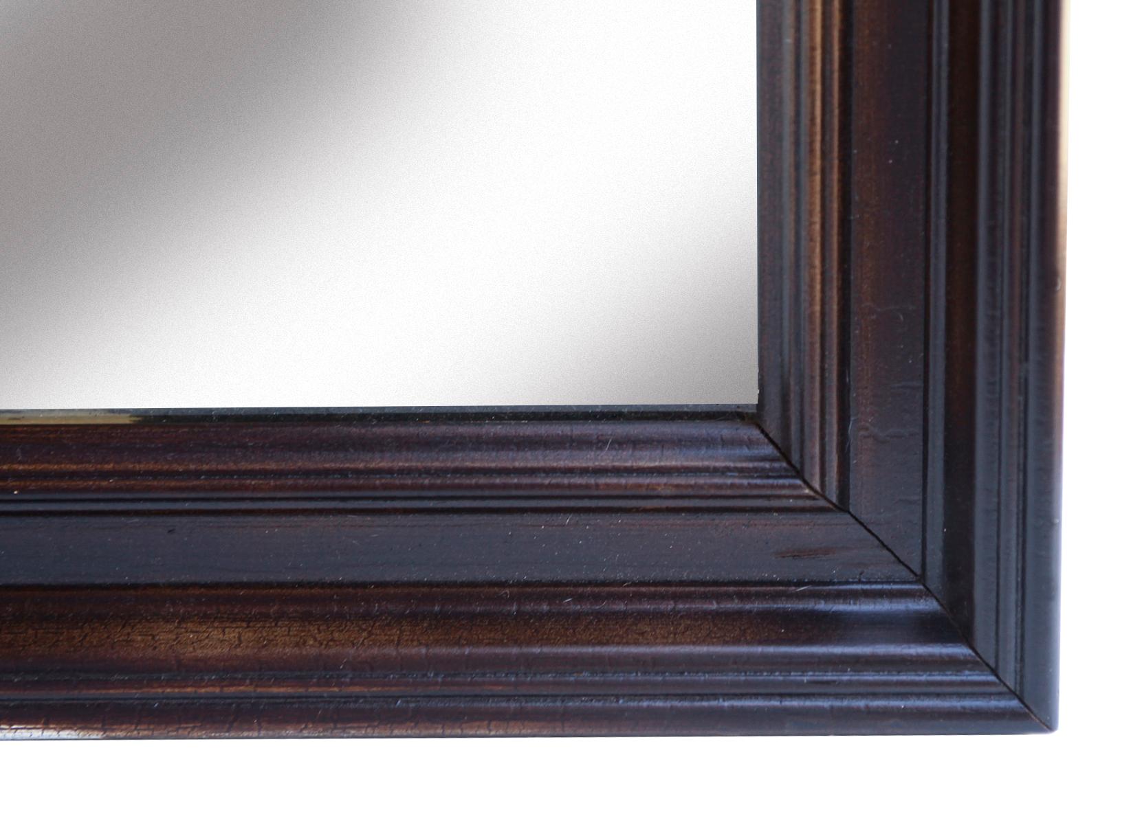 Fine XX secolo Specchio tradizionale con cornice in Wood in marrone scuro in vendita