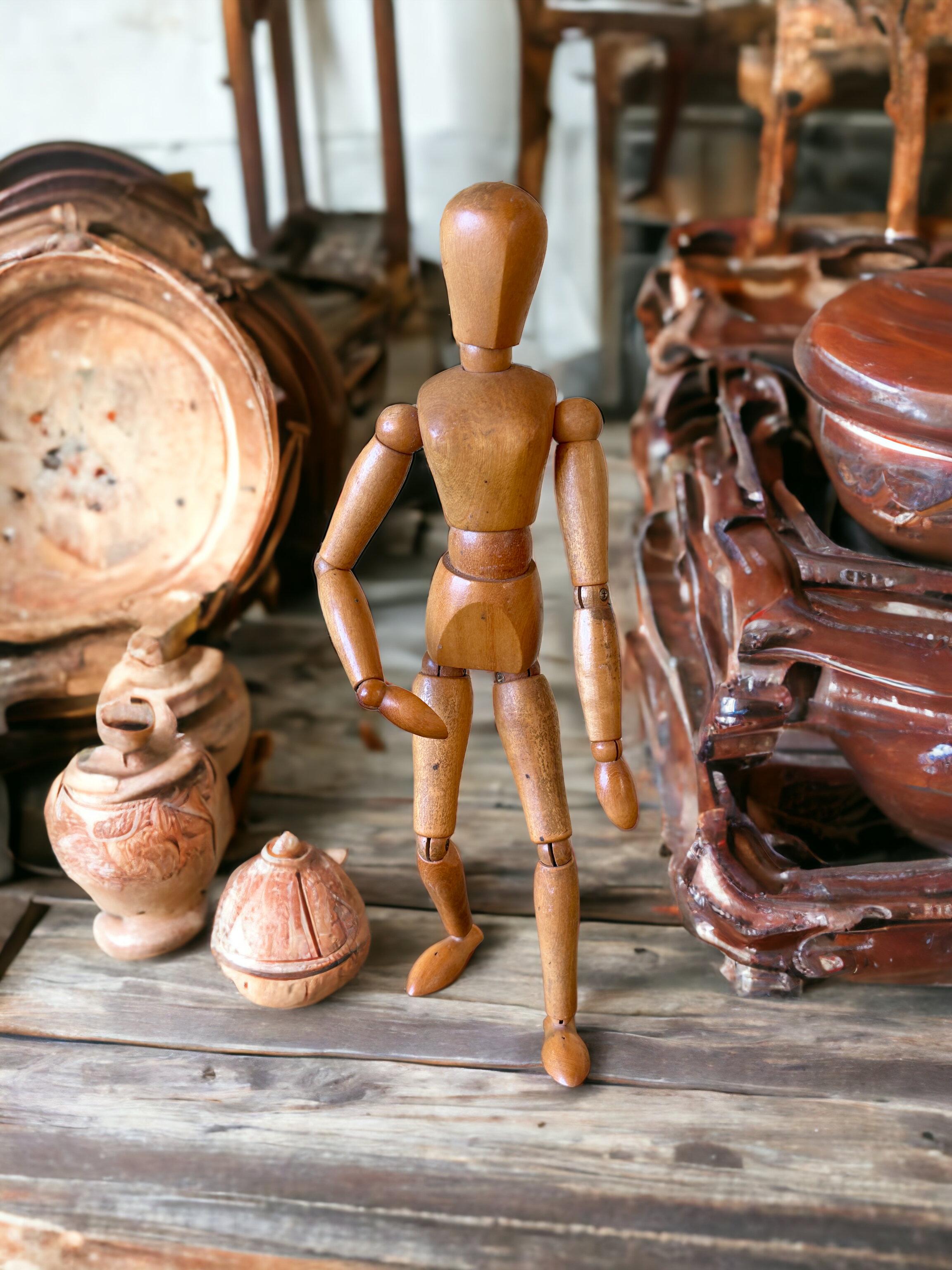 Artisanat  Modèle de mannequin de poupée traditionnel en bois vintage, Italie, années 1920 en vente