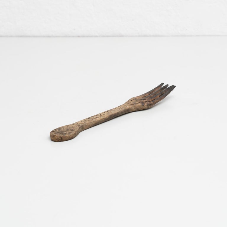 Mid-Century Modern Traditional Wooden Pastoral Primitive Hand Carved Fork For Sale