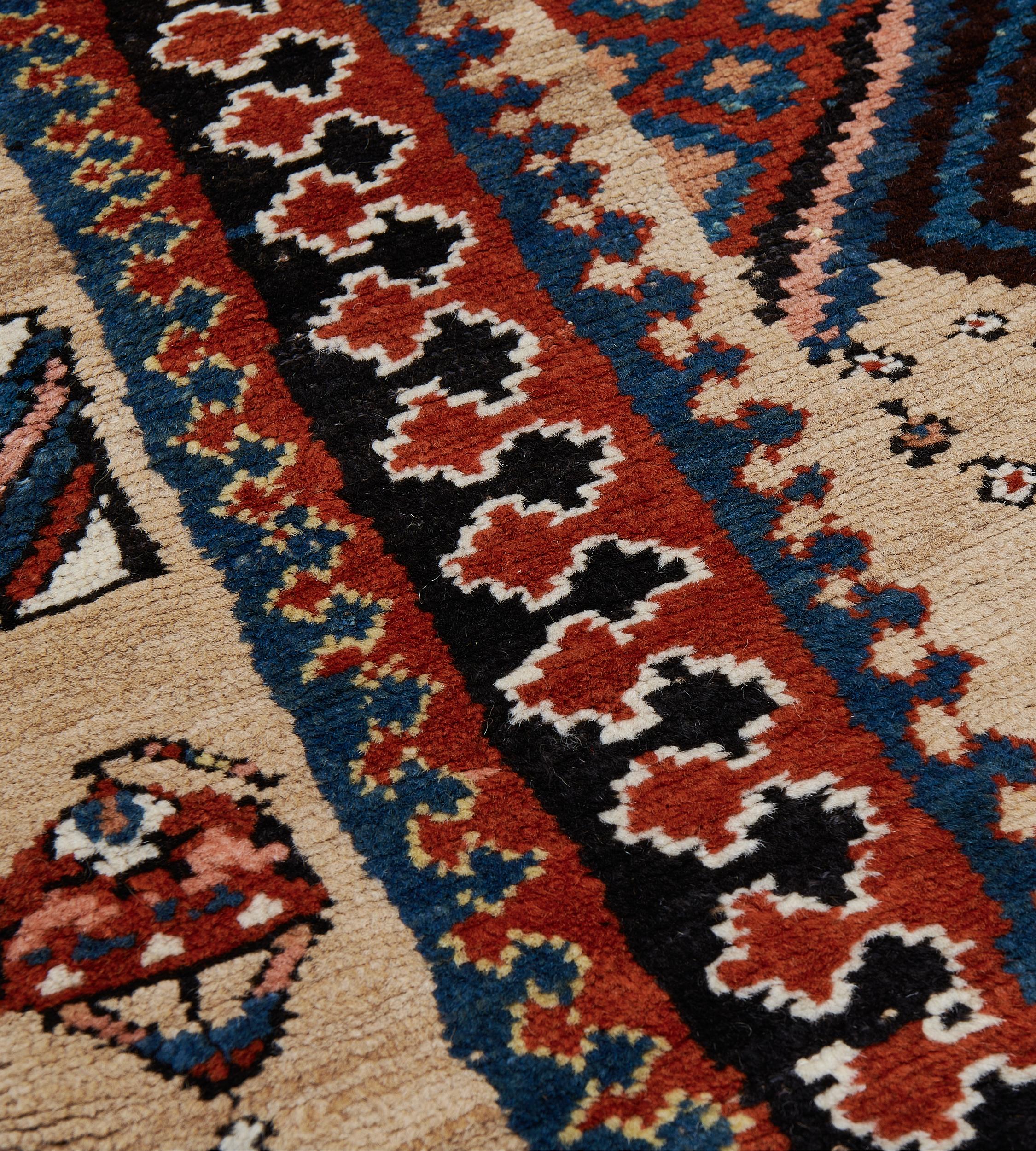 Tissé à la main Tapis de couloir traditionnel persan Serab en laine tissé à la main en vente