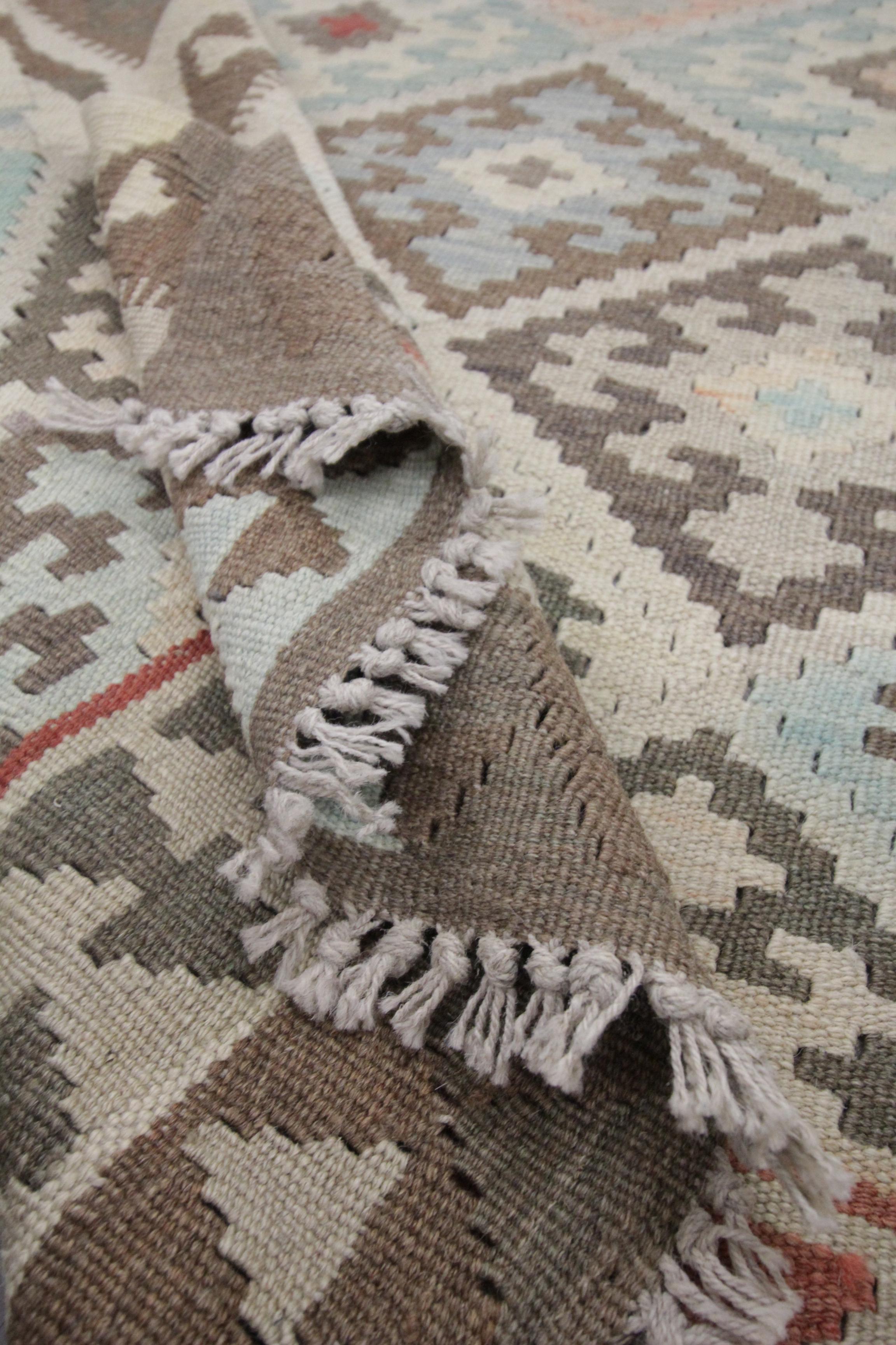 Tapis traditionnel Kilim en laine gris et marron Tapis Kilim géométrique moderne en vente 1