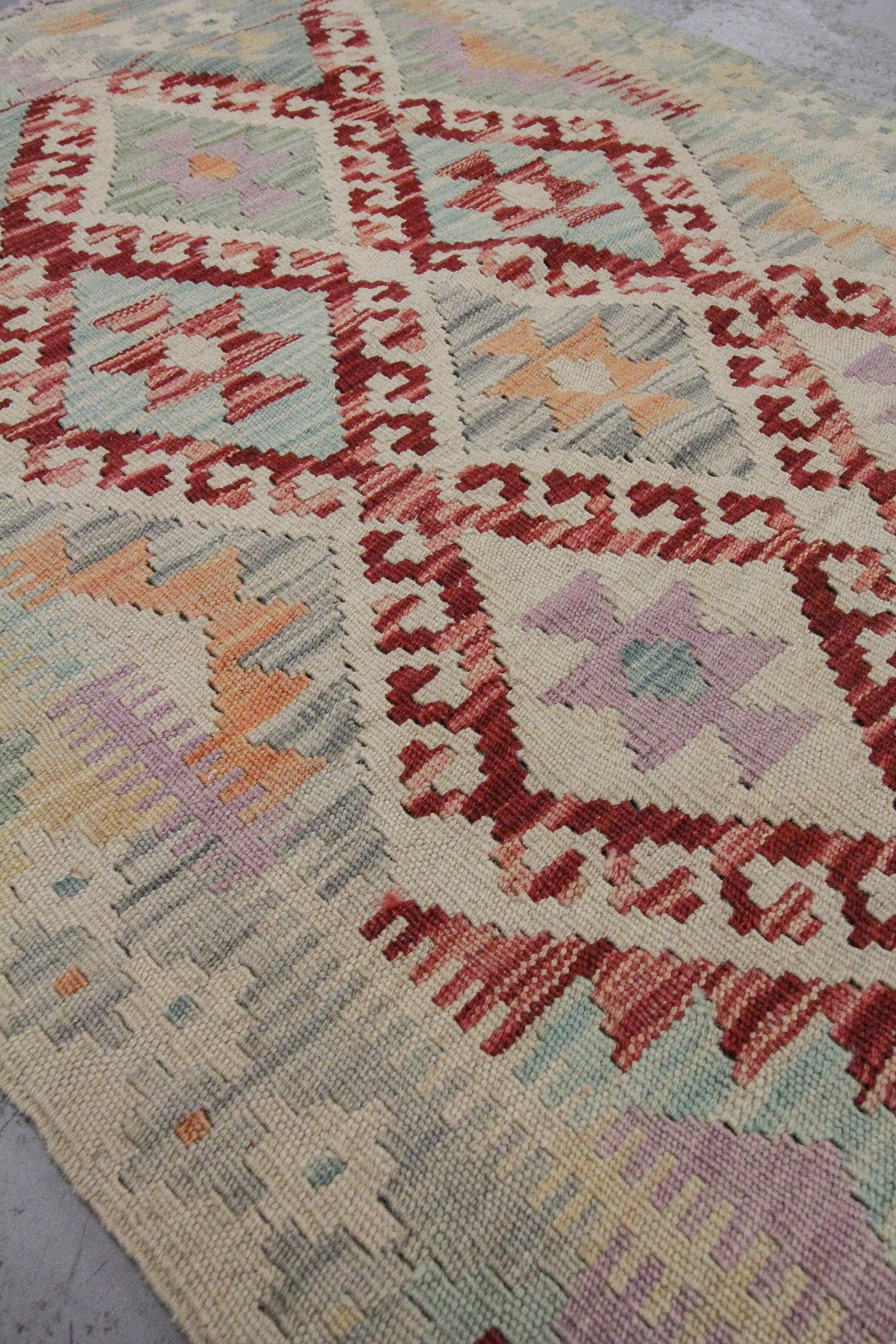 Contemporary Traditional Wool Kilim Rug Cream Oriental Rug Handmade Carpet Geometric