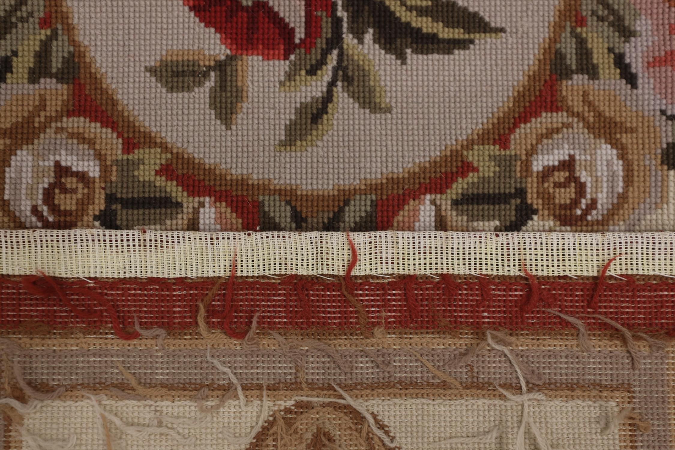 Wandteppich aus Wolle mit Gobelinstickerei, Teppich mit Blumenmuster im Zustand „Neu“ im Angebot in Hampshire, GB