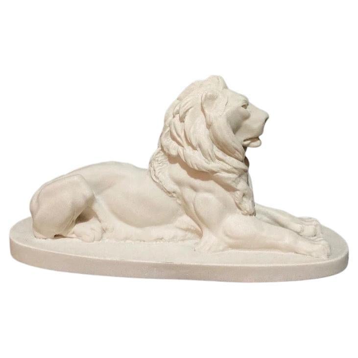 Il **Leone di Trafalgar** si riferisce a una delle quattro massicce statue di leoni in bronzo che sorvegliano la base della Colonna di Nelson a Trafalgar Square, Londra. Progettati da Sir Edwin Landseer e installati nel 1867, questi leoni sono di