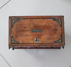 TRAIN-WAGON 1900 Antique Desk Cigar Box With Wheels In Oak Wood & Bronze