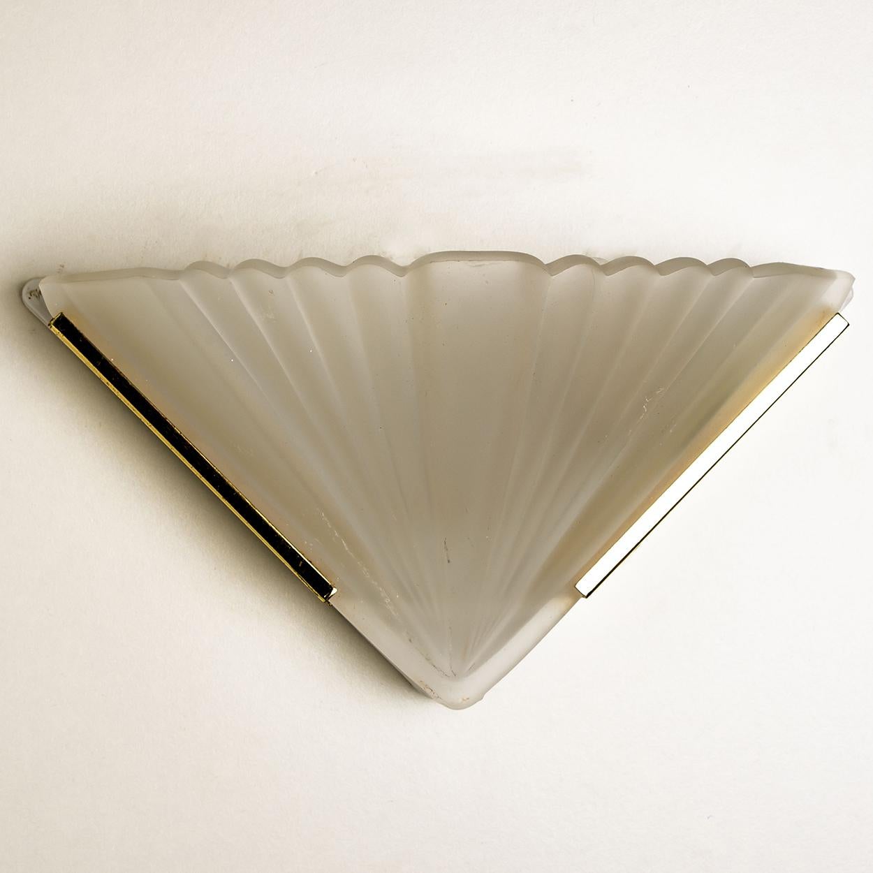 Traingle Shape Wall Sconce Art Deco Milkglass For Sale 4