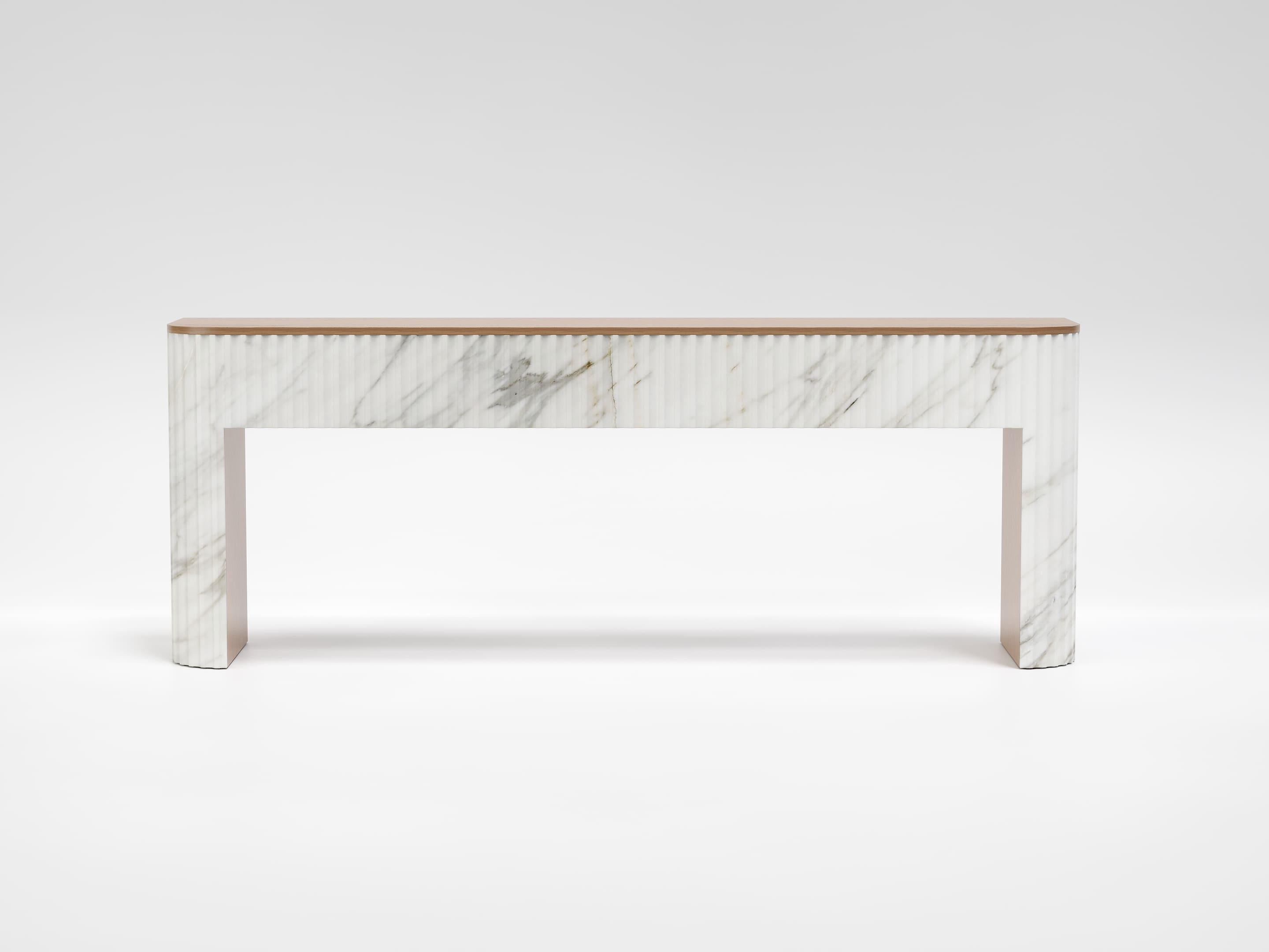 Italian Trama - Contemporary classic console table in Calacatta Gold marble and oak wood For Sale