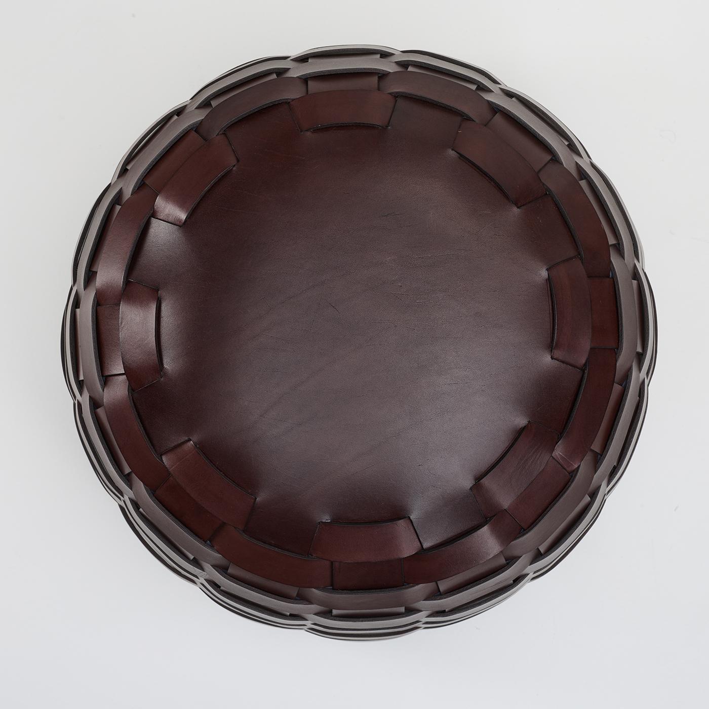 Trama Medium Round Chocolate Leather Pouf Neuf - En vente à Milan, IT