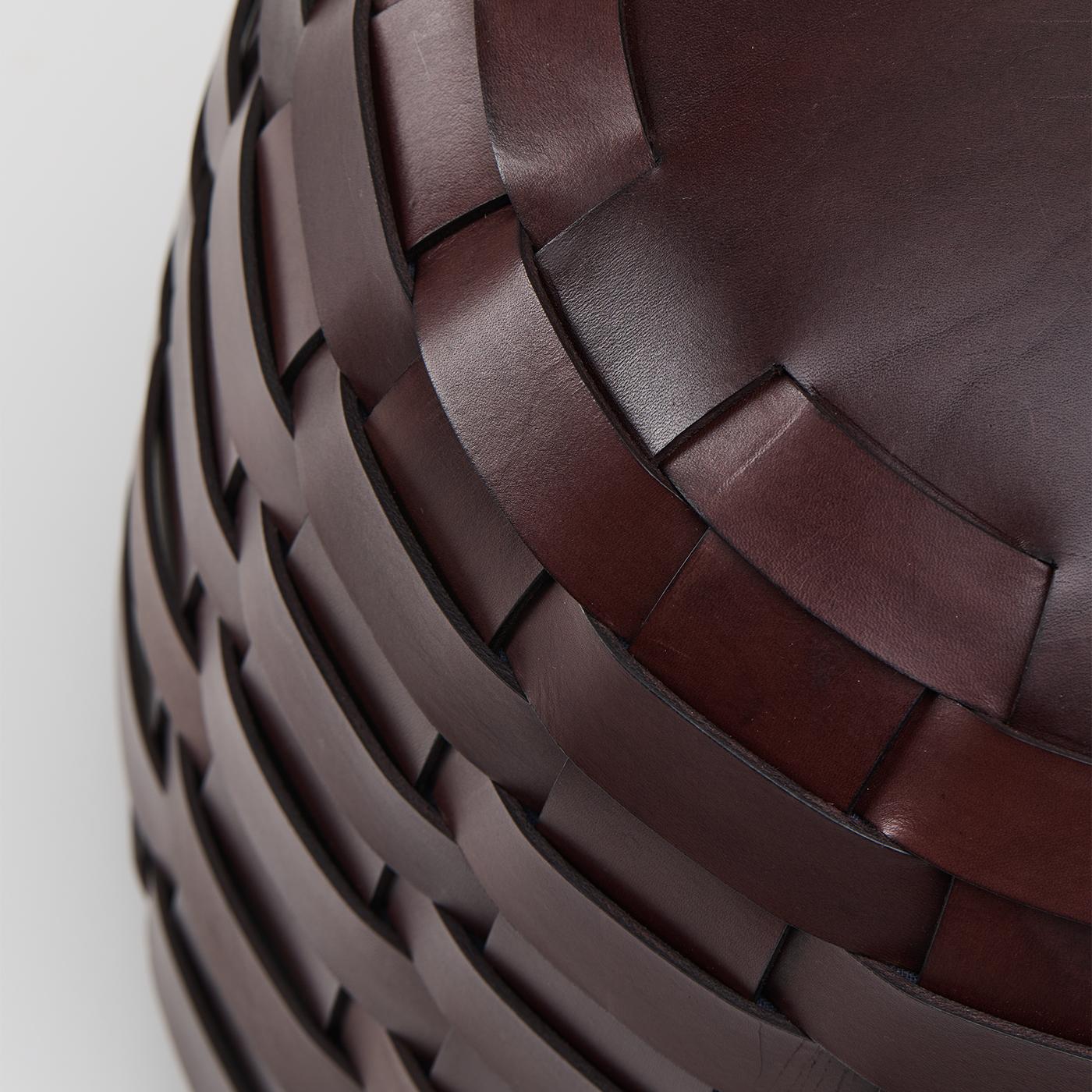 XXIe siècle et contemporain Trama Medium Round Chocolate Leather Pouf en vente