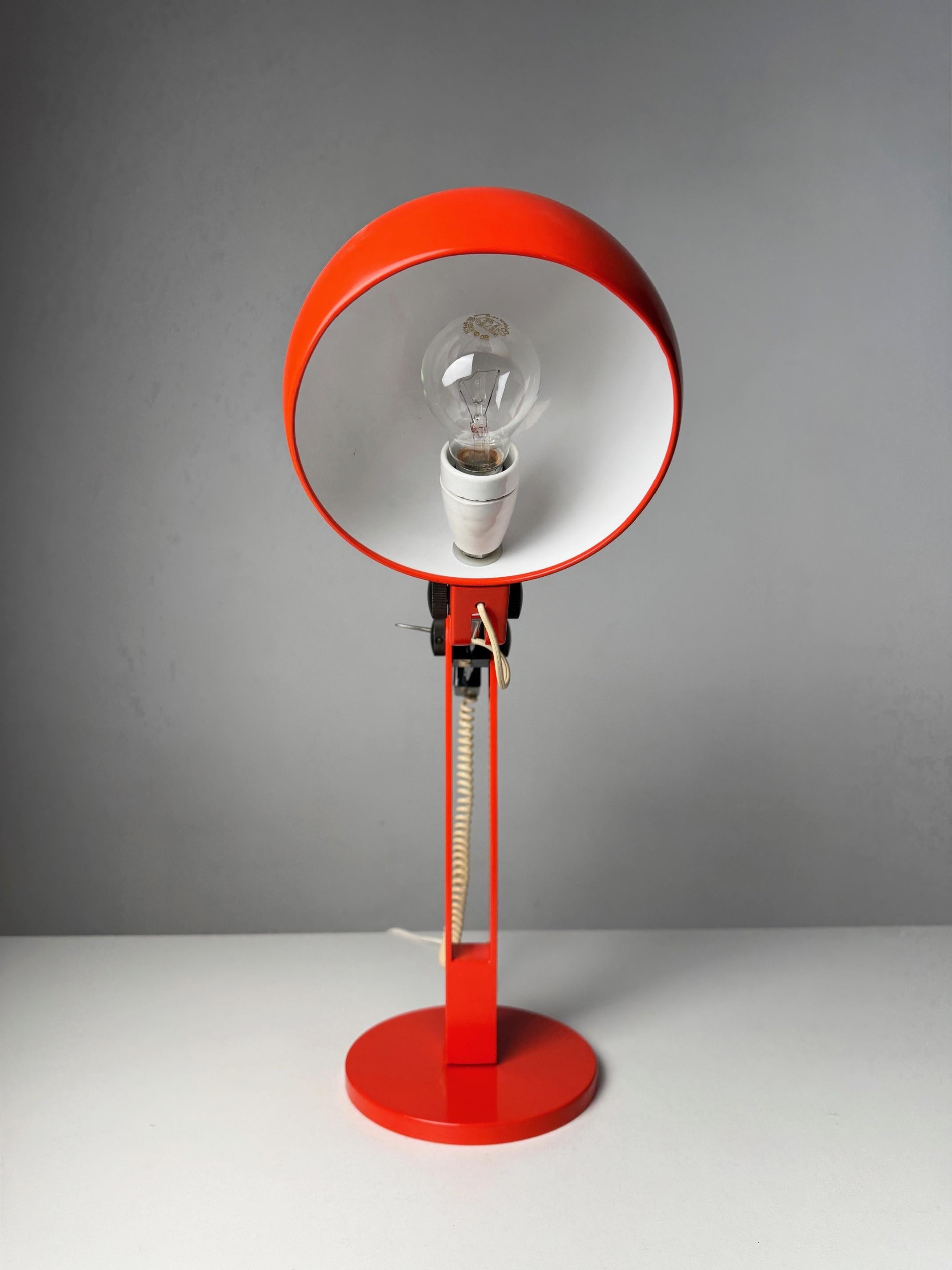 Metal Tramo Large Swivel orange table lamp by Miguel Milá 70s For Sale