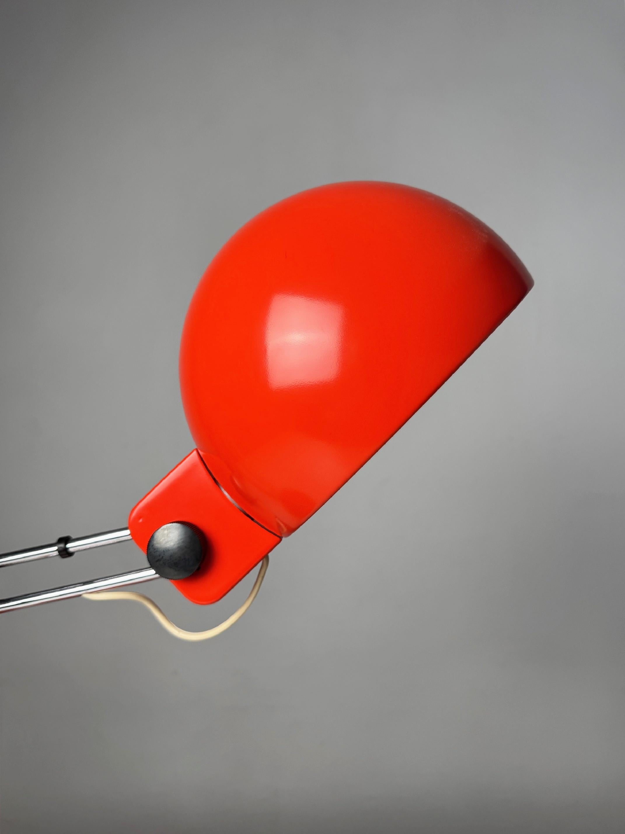 Tramo Large Swivel orange table lamp by Miguel Milá 70s For Sale 1