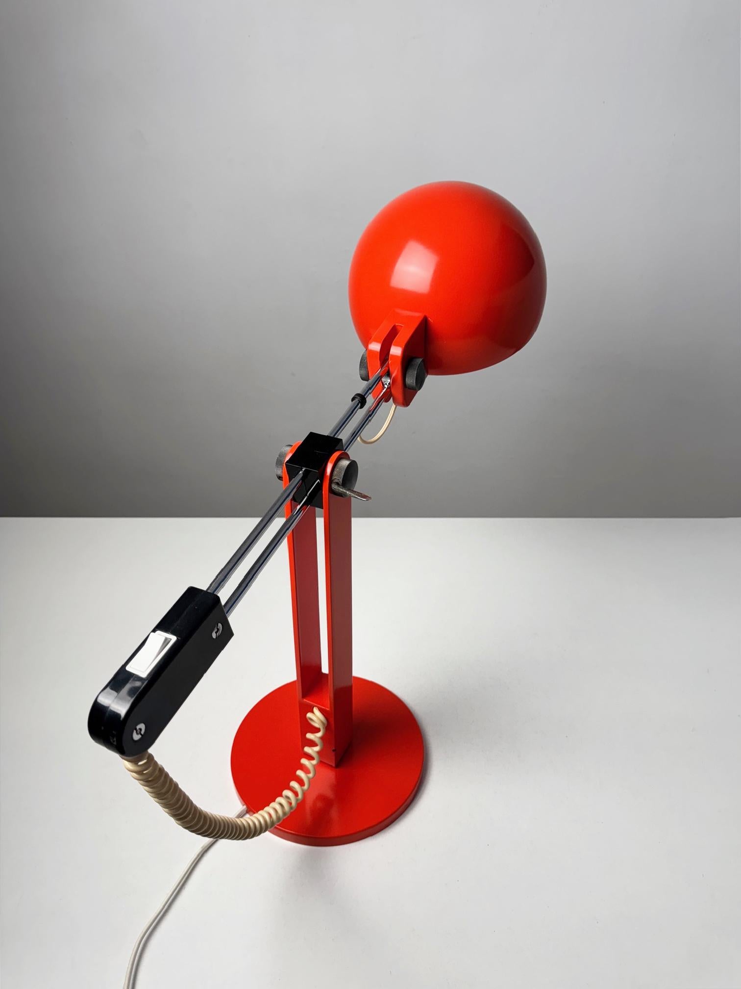 Tramo Large Swivel orange table lamp by Miguel Milá 70s For Sale 2