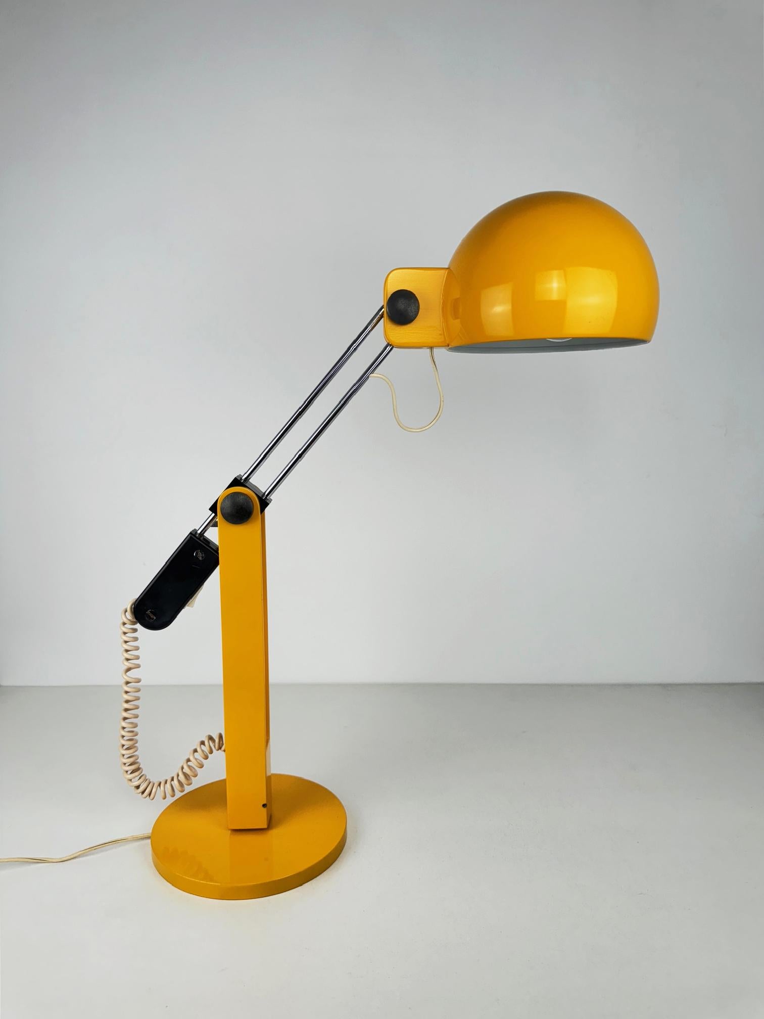 Spanish Tramo Large Swivel yellow table lamp by Miguel Milá