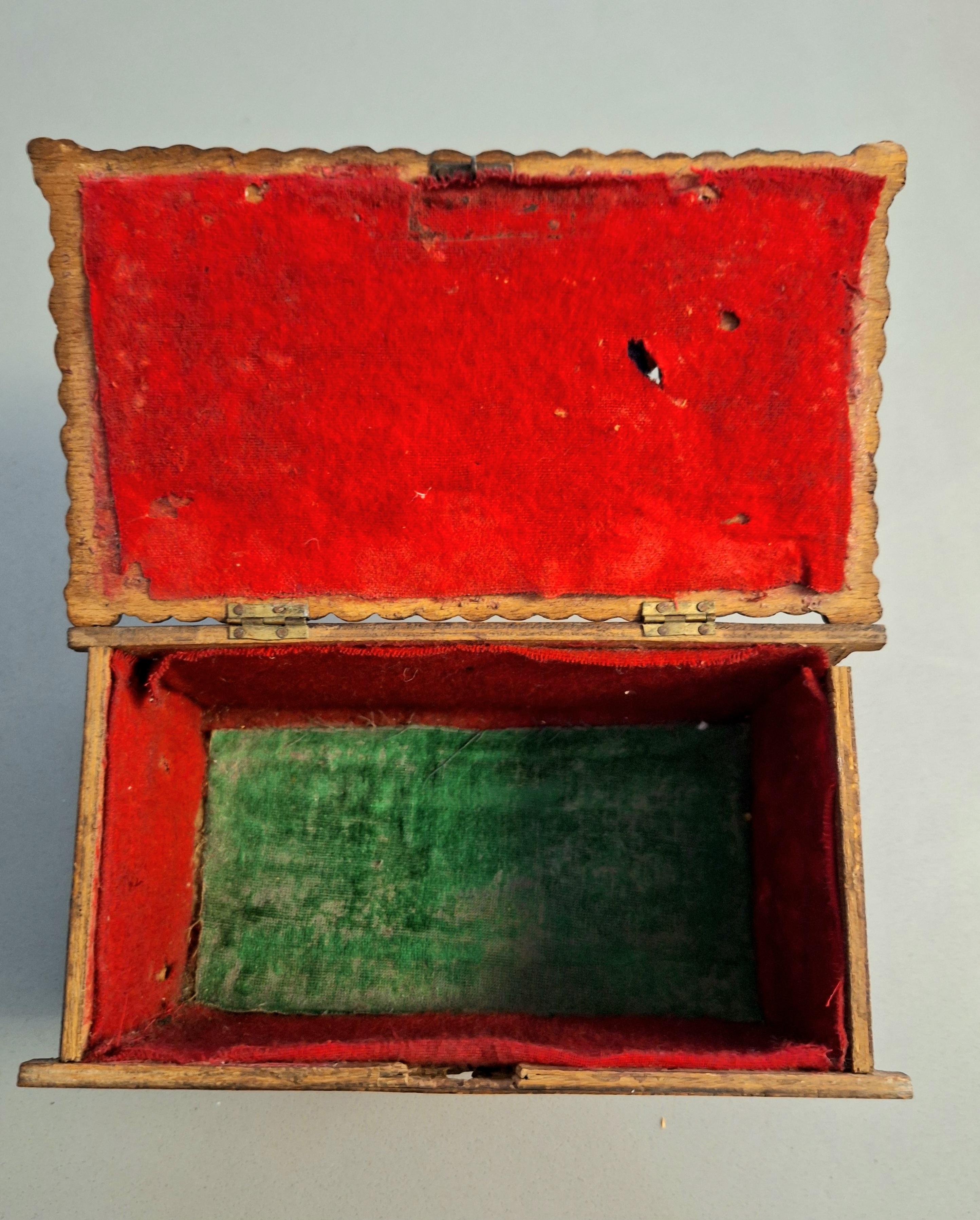 Caja de madera estilo Trump Art, tallada a mano.