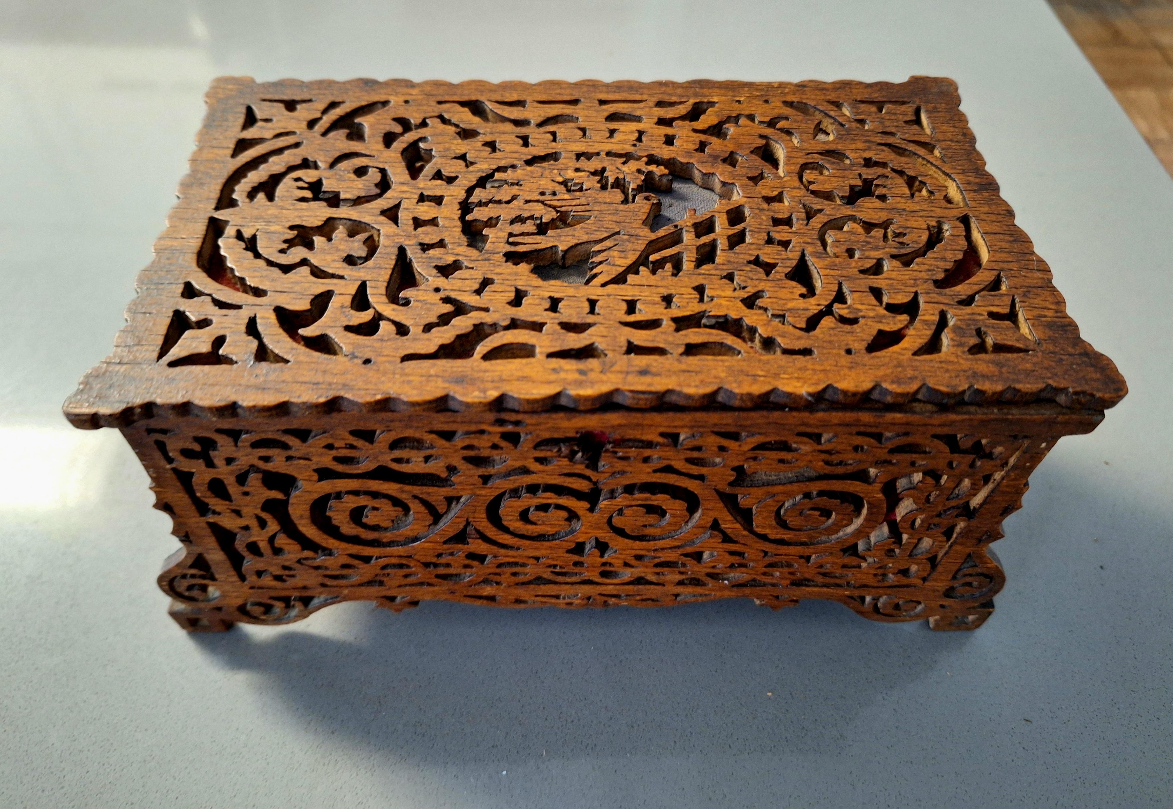Caja Tramp Art de Italia Tallado en venta