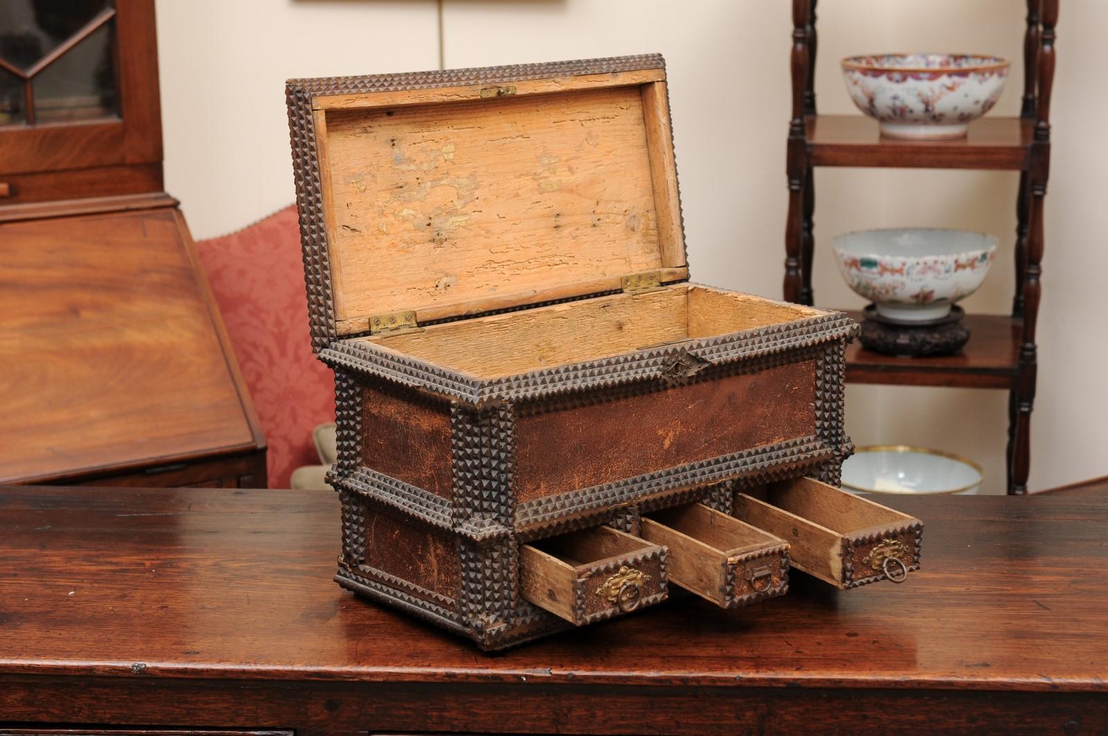 Tramp Art Dresser Box with Leather Panels, Signed ca. 1900 For Sale 2