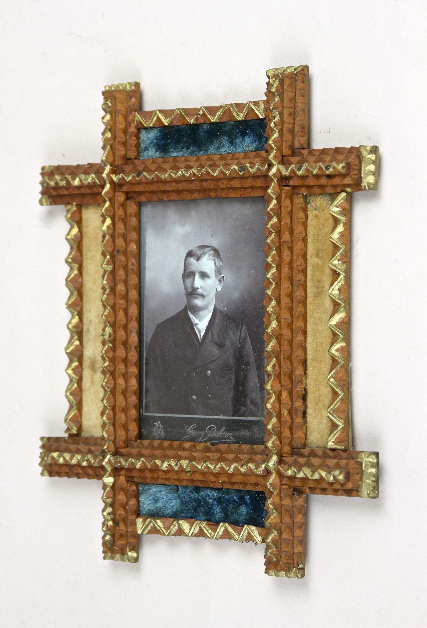 Tramp Art Photo Frame With Gilt Elements & Velvet , Austria ca. 1890 For Sale 4