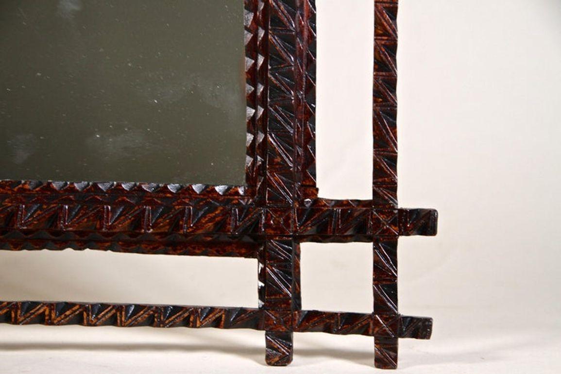 Specchio da parete rustico Tramp Art Fine XIX secolo, Austria, circa 1880 in vendita 1