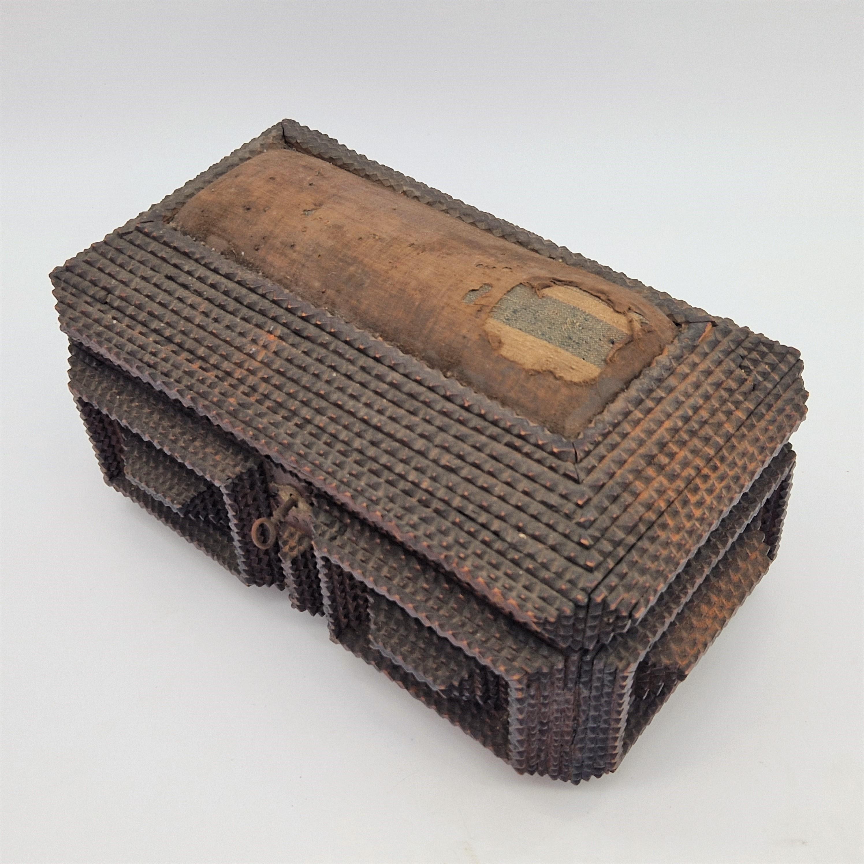 Allemand Boîte en bois de Tramp Art. 1850 - 1880 en vente