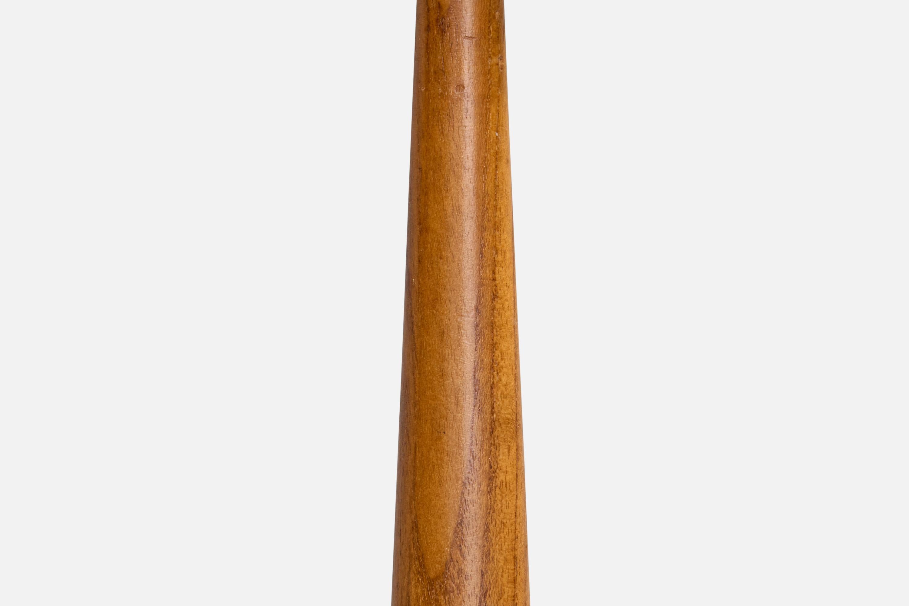Milieu du XXe siècle Tranås Armatur, lampe de table, teck, laiton, tissu, Suède, années 1960 en vente