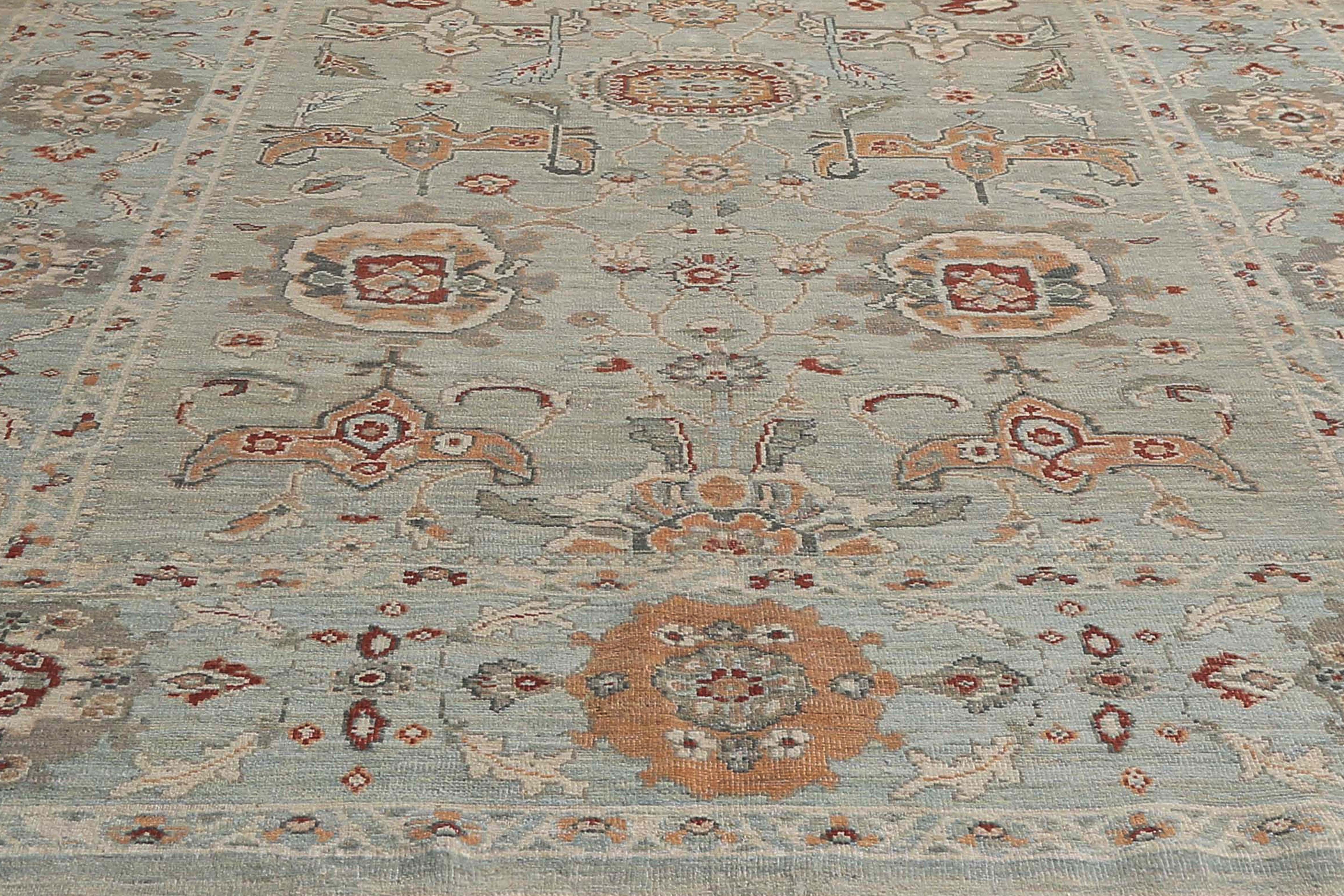 Tranditional Handmade Turkish Sultanabad Rug  In New Condition For Sale In Dallas, TX
