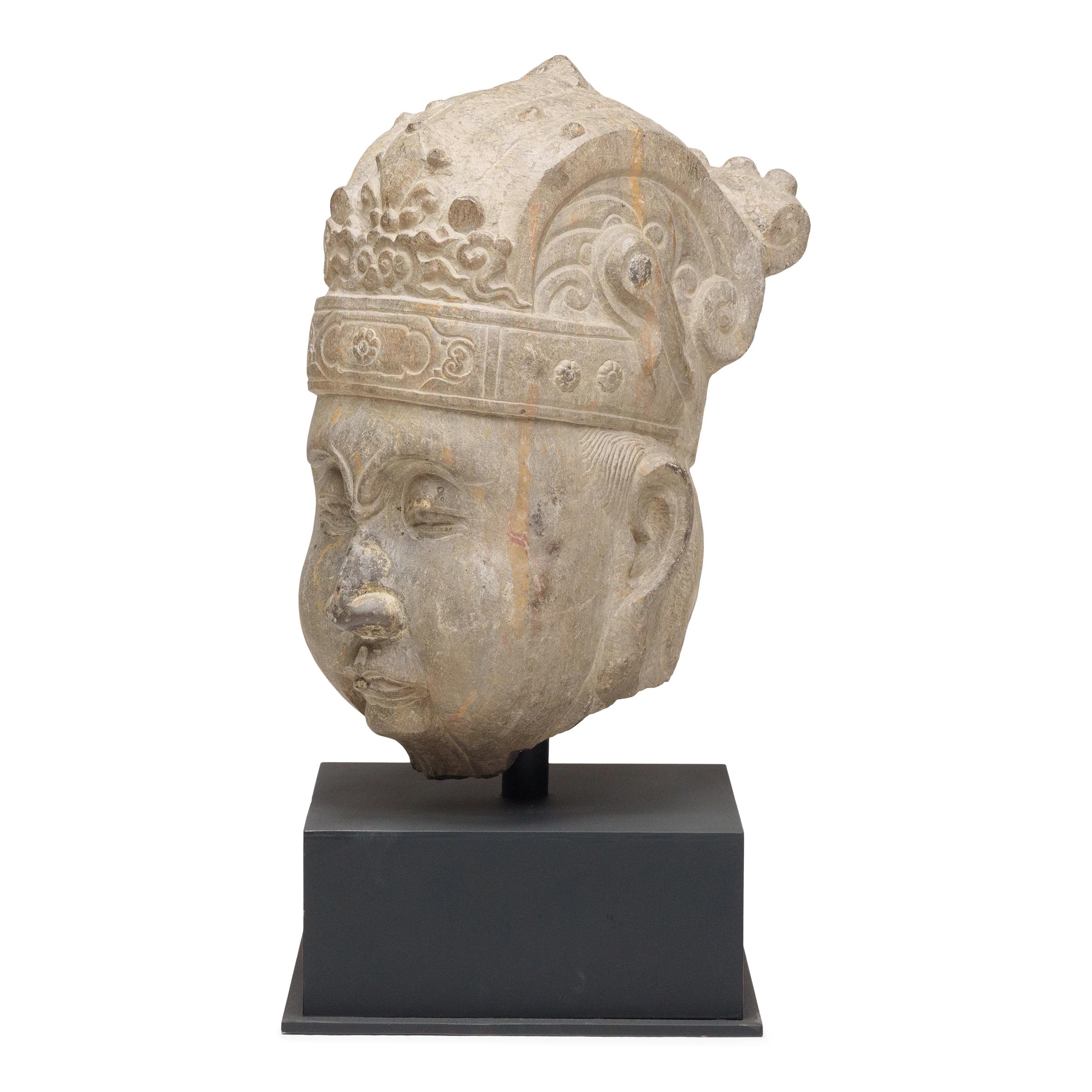 Cinese Tranquilla testa di Bodhisattva in pietra cinese in vendita