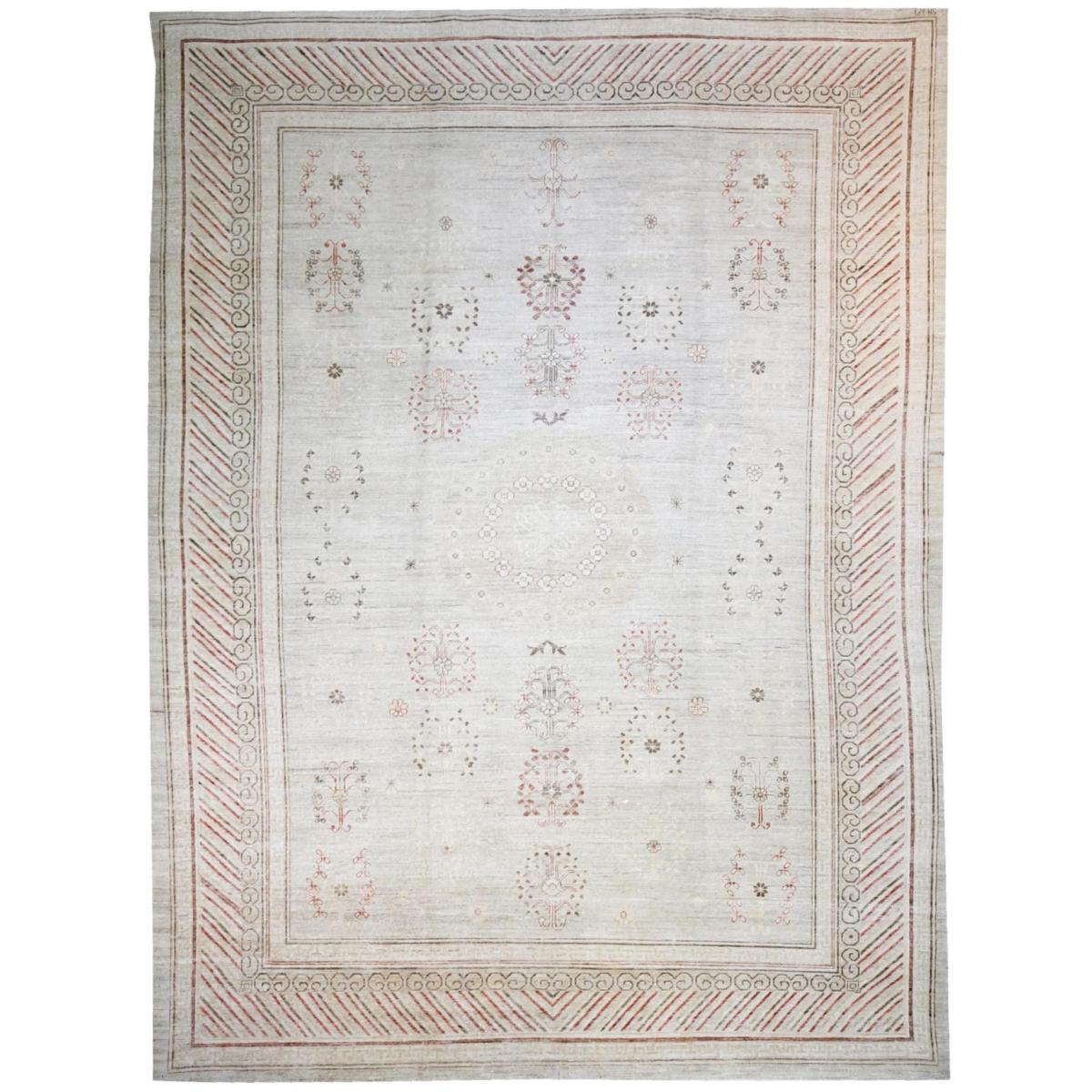 Tranquil Vintage Khotan 14′ x 10′ In Good Condition For Sale In Sag Harbor, NY
