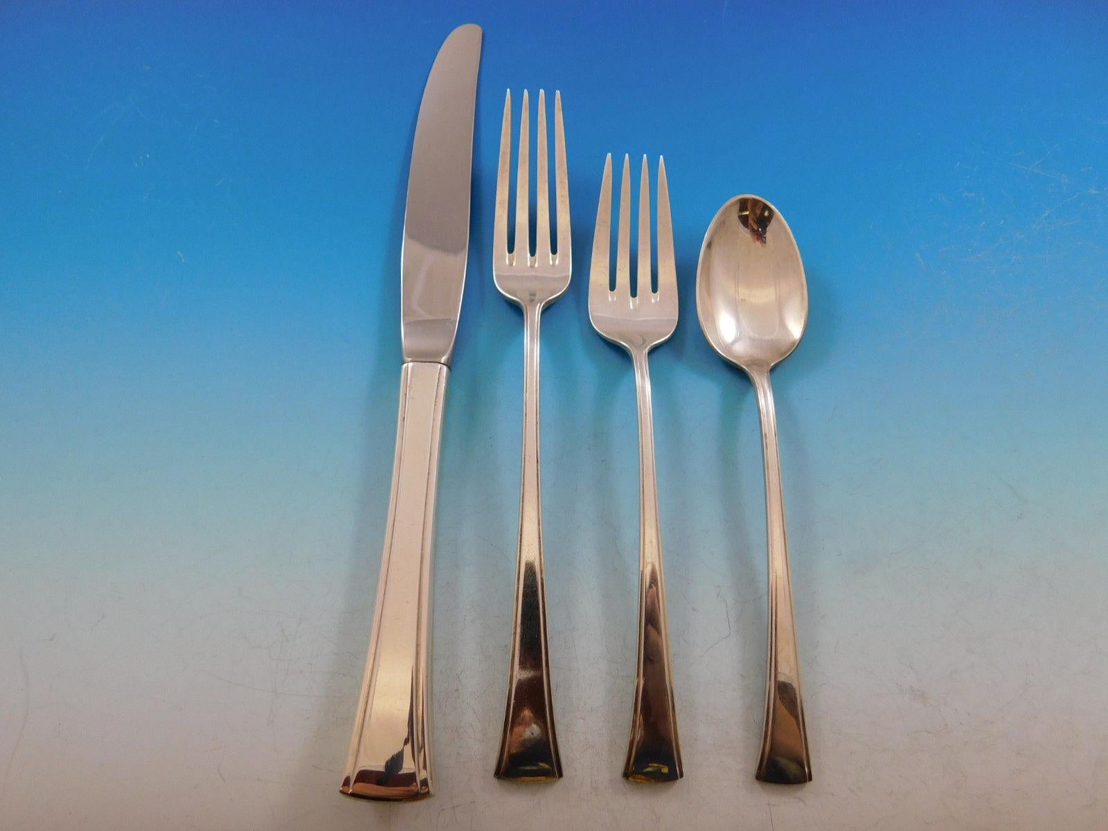 Tranquility by International Sterling Silver Flatware Service Set 40 Pieces In Excellent Condition For Sale In Big Bend, WI