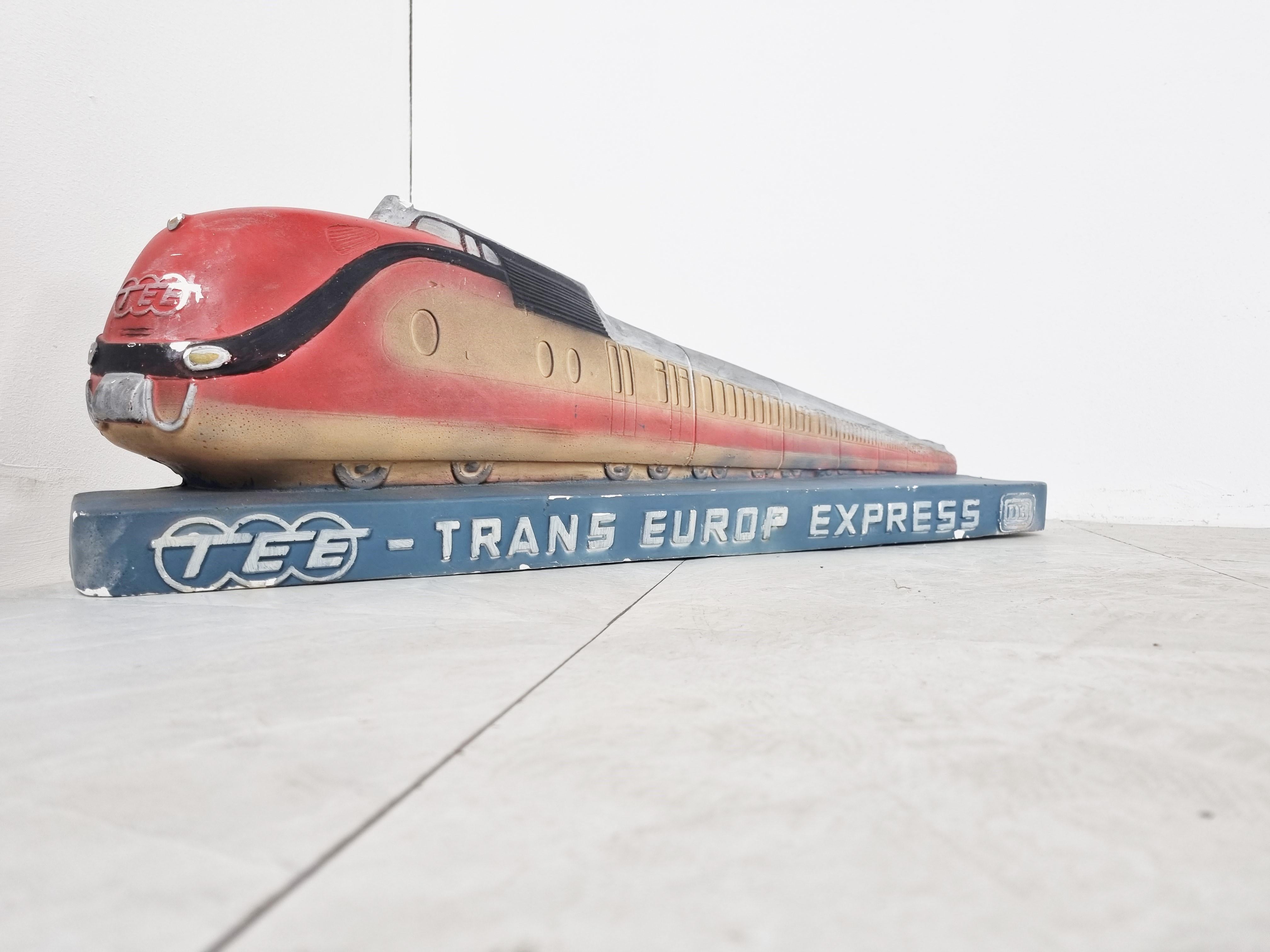 Trans Europ Express Rare Streamlined Plaster Train Display, 1960s In Good Condition In HEVERLEE, BE