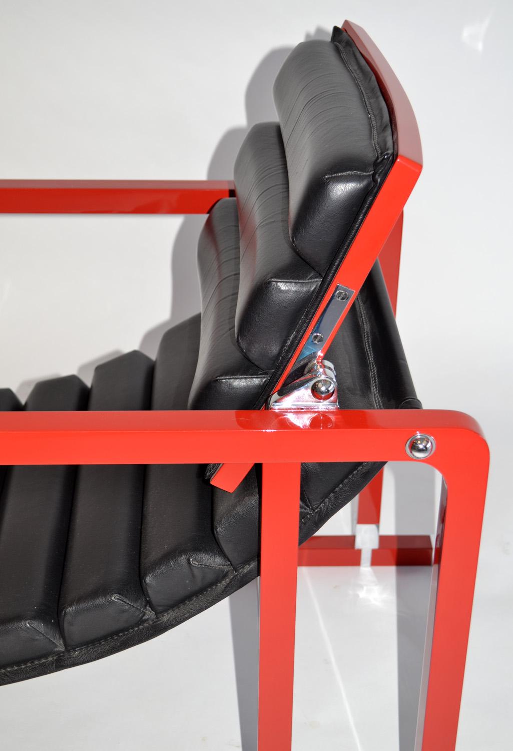 Fauteuil Transat d'Eileen Gray en laque rouge et cuir, vers 1990 Bon état à Fort Lauderdale, FL