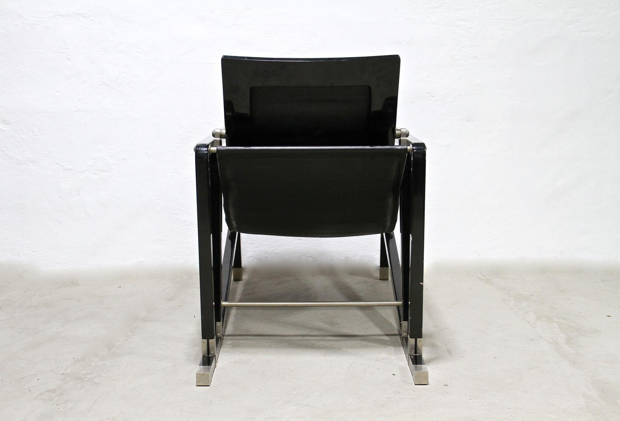 Transat Chair With Black Leather, Design Eileen Gray 1927, France ca. 1975 For Sale 4