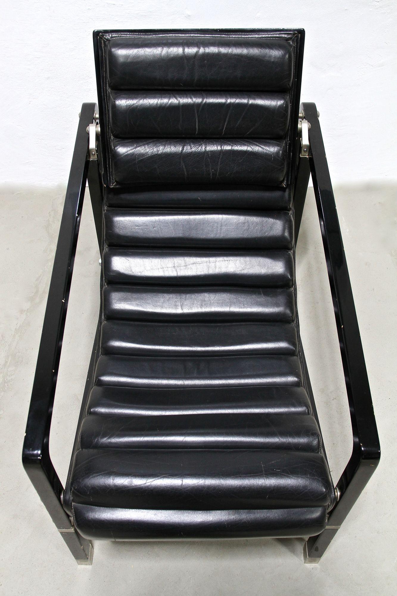 Transat Chair With Black Leather, Design Eileen Gray 1927, France ca. 1975 In Good Condition For Sale In Lichtenberg, AT