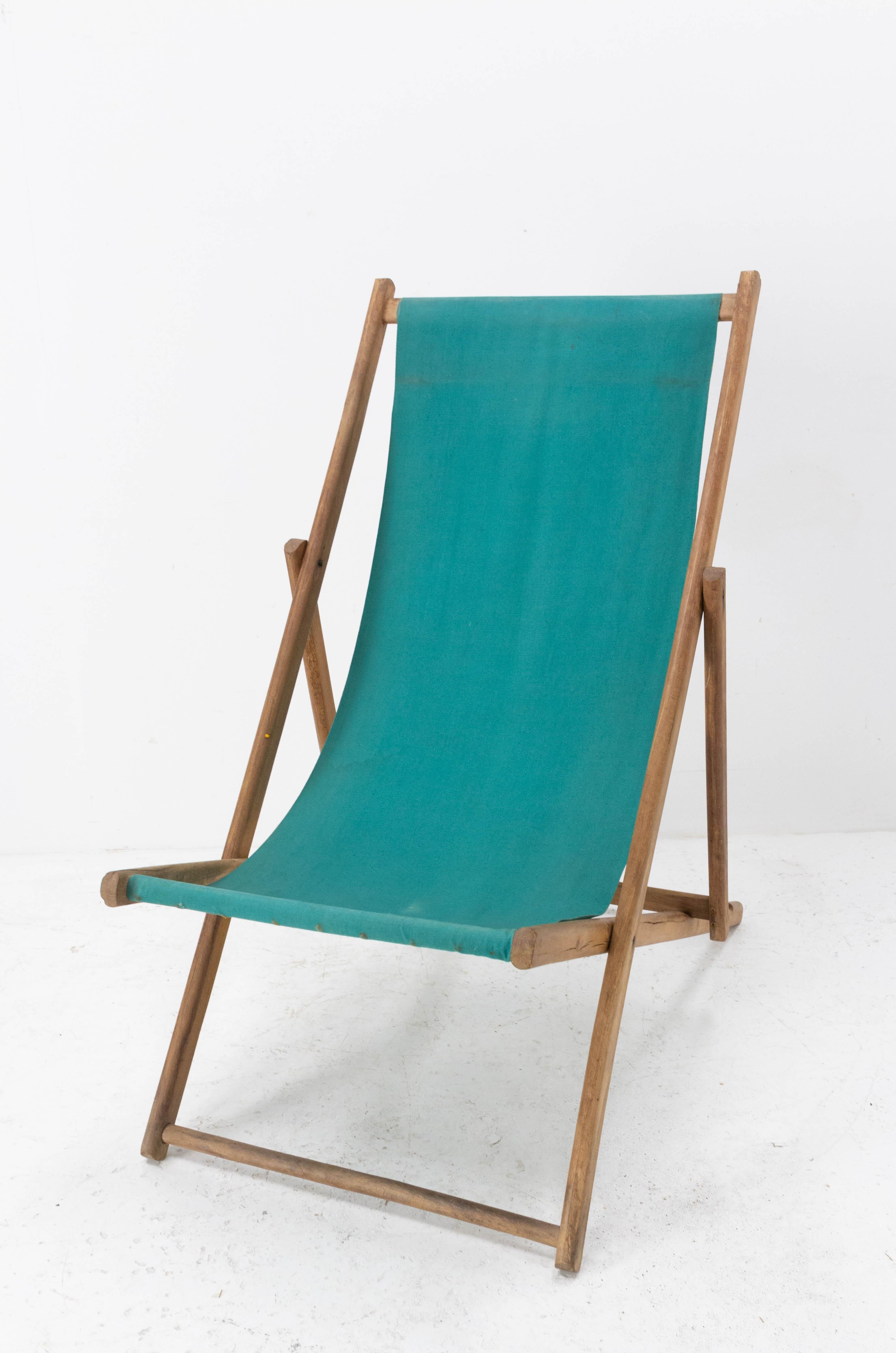 Milieu du XXe siècle Chaise longue de patio pliante Transat, chaise longue en hêtre et tissu, française en vente