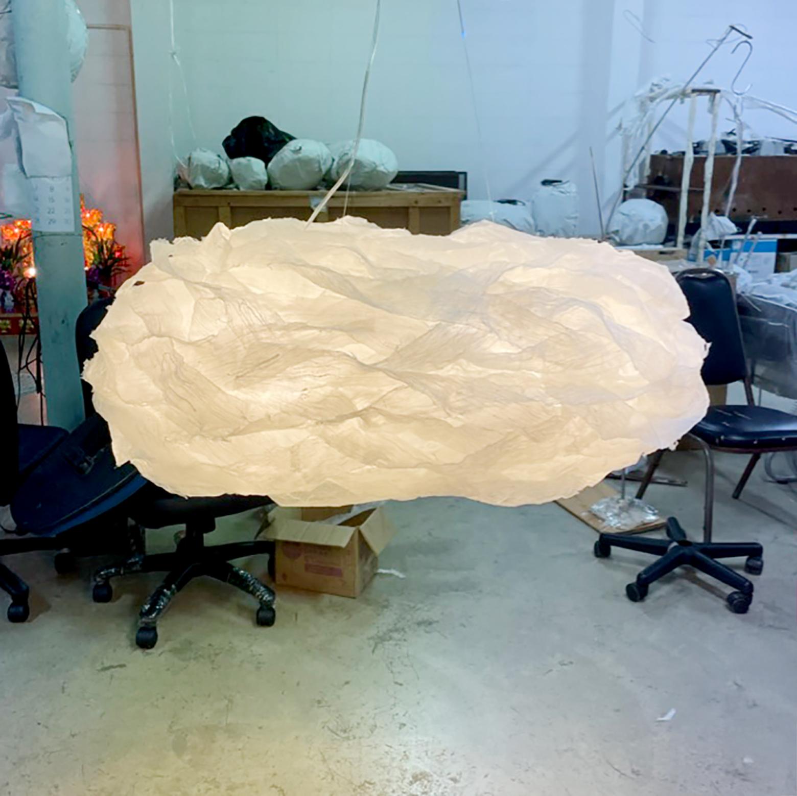 Thaïlandais Lampe à suspension Transcendence 2 par Ango, Diaphanous Cloud, édition faite main en vente