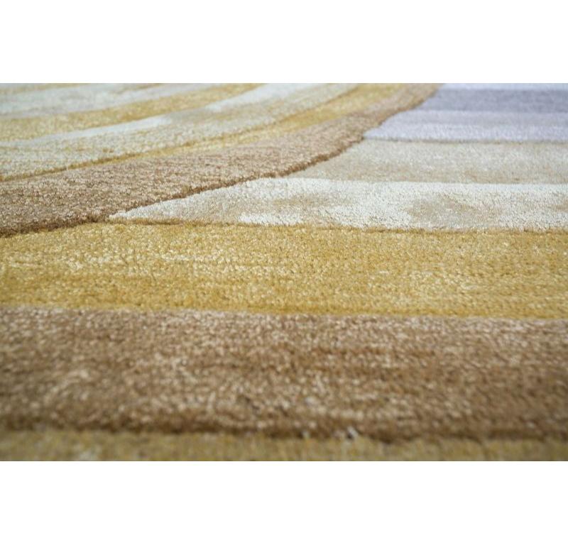 Indien Tapis transcendent Culture Fusion ambré foncé or et blanc 180 x 270 cm touffeté à la main en vente