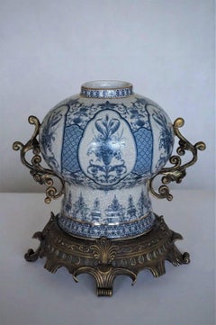 Transfer Decorated Chinoiserie Blue and White Porcelain Bronze Globular Jar