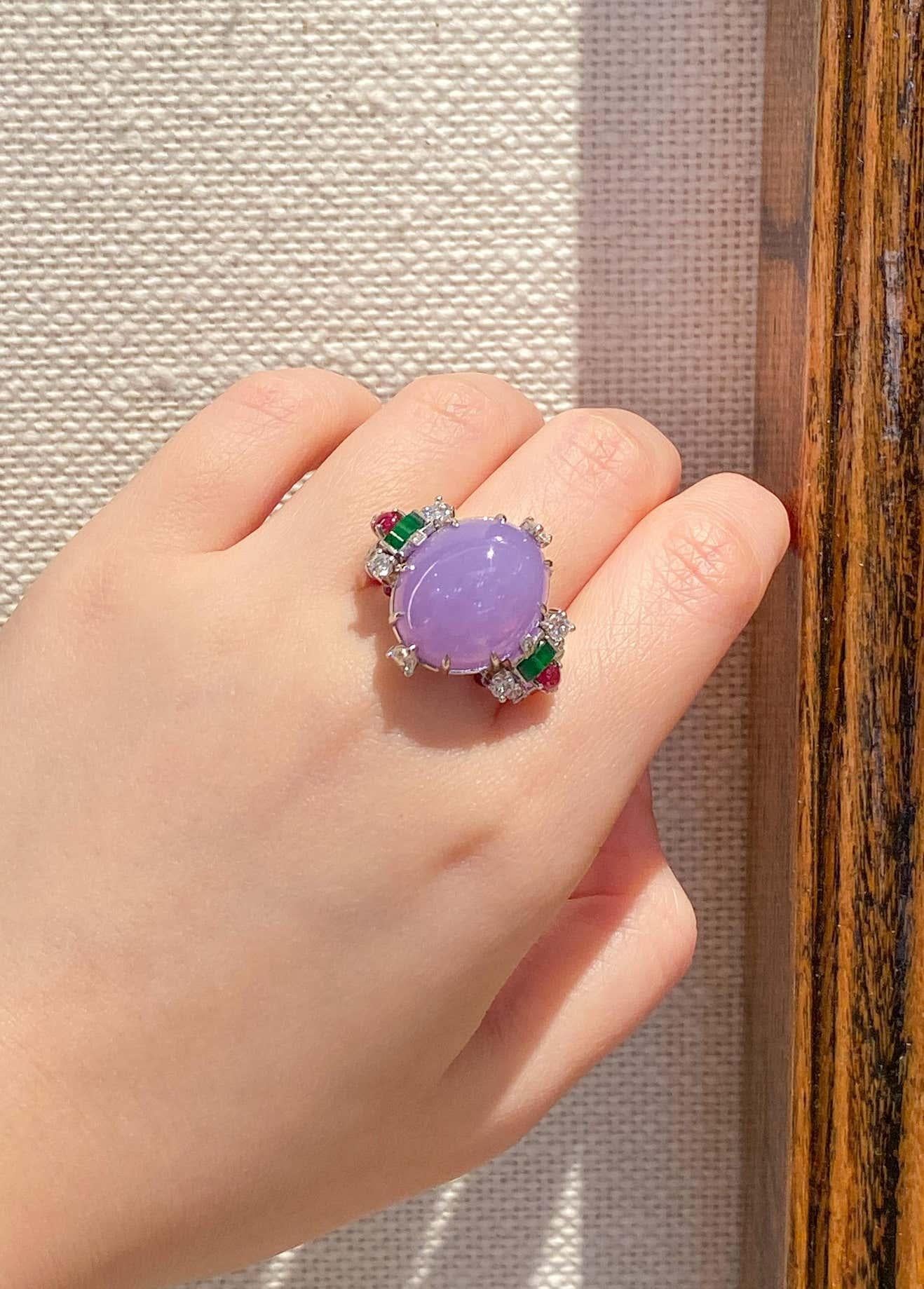Featuring a charming lavender hue, this bold ring designed by Dilys' is a rare piece also designed to be transformable, allowing the wearer to wear it as both a statement solitaire ring and a standout cocktail ring. The philosophy at Dilys' is that